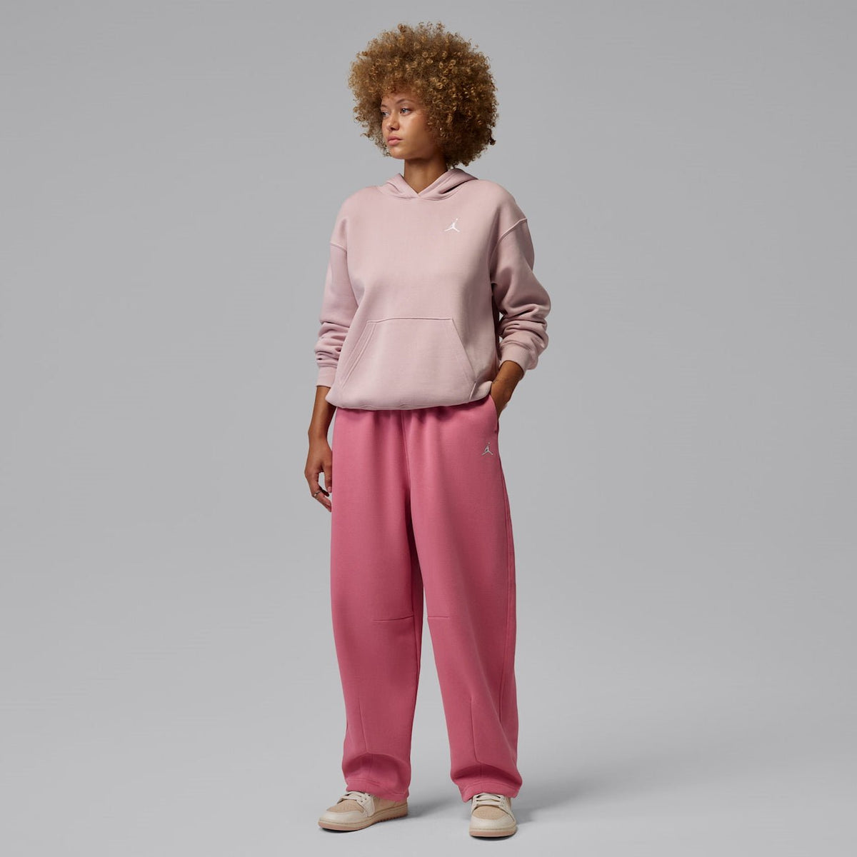 Дамски панталон Jordan Brooklyn Wide-Leg Trousers - IM7301-667 модел отпред