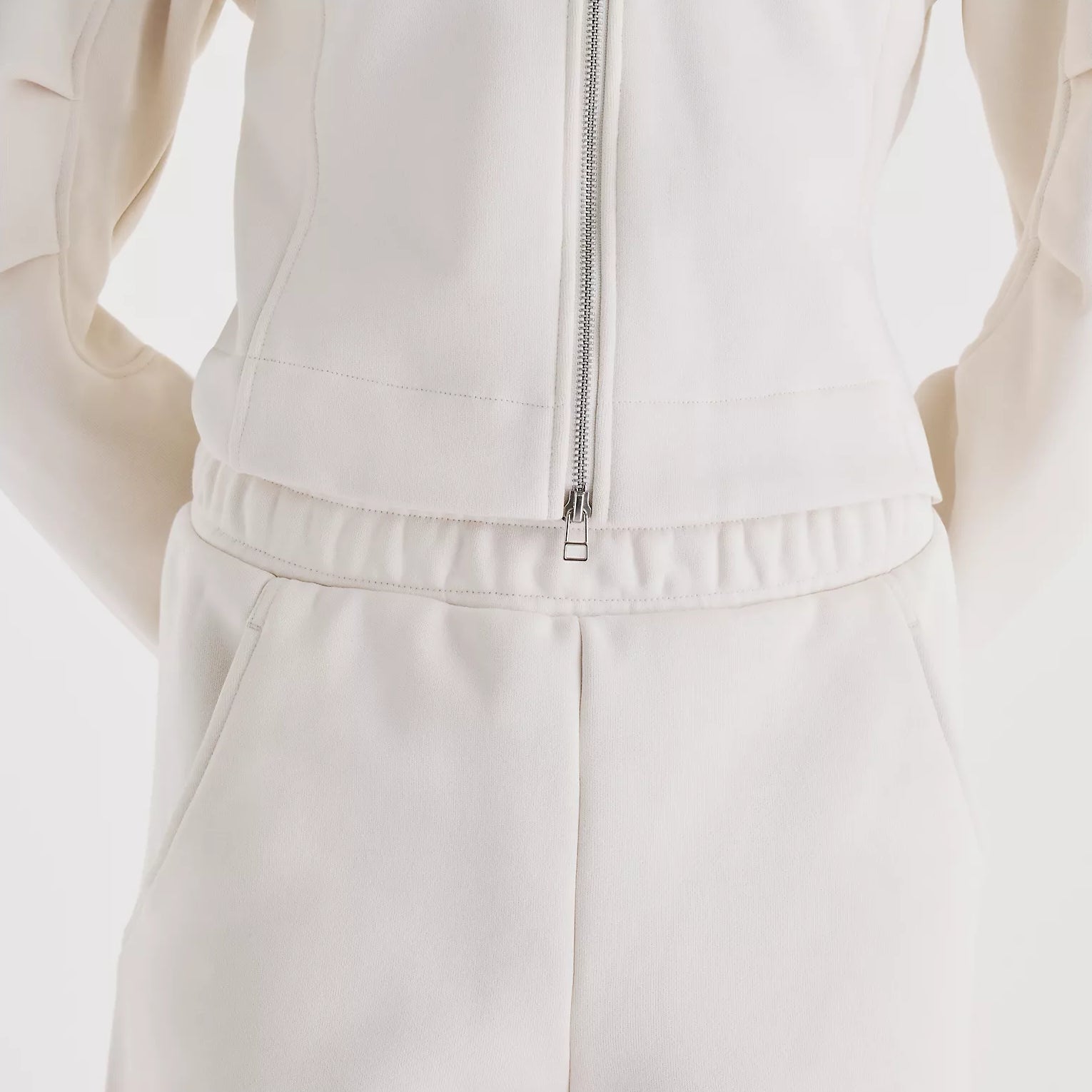 Дамски панталон New Balance Athletics Crafted Fleece Pant - WB62L0NLLIN детайл ластик