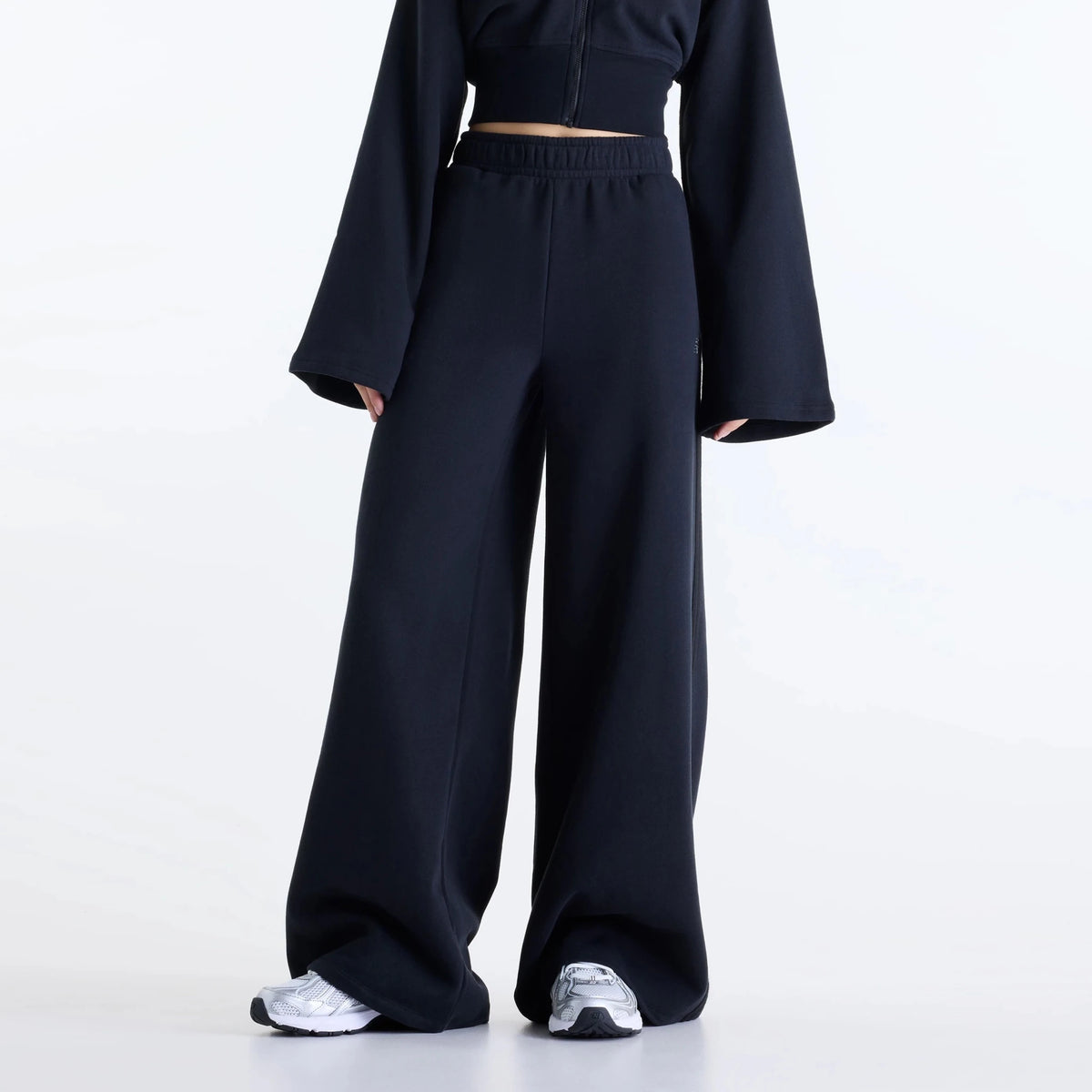 Дамски панталон New Balance Brushed Coastal Fleece Pant - WB6220LWBK