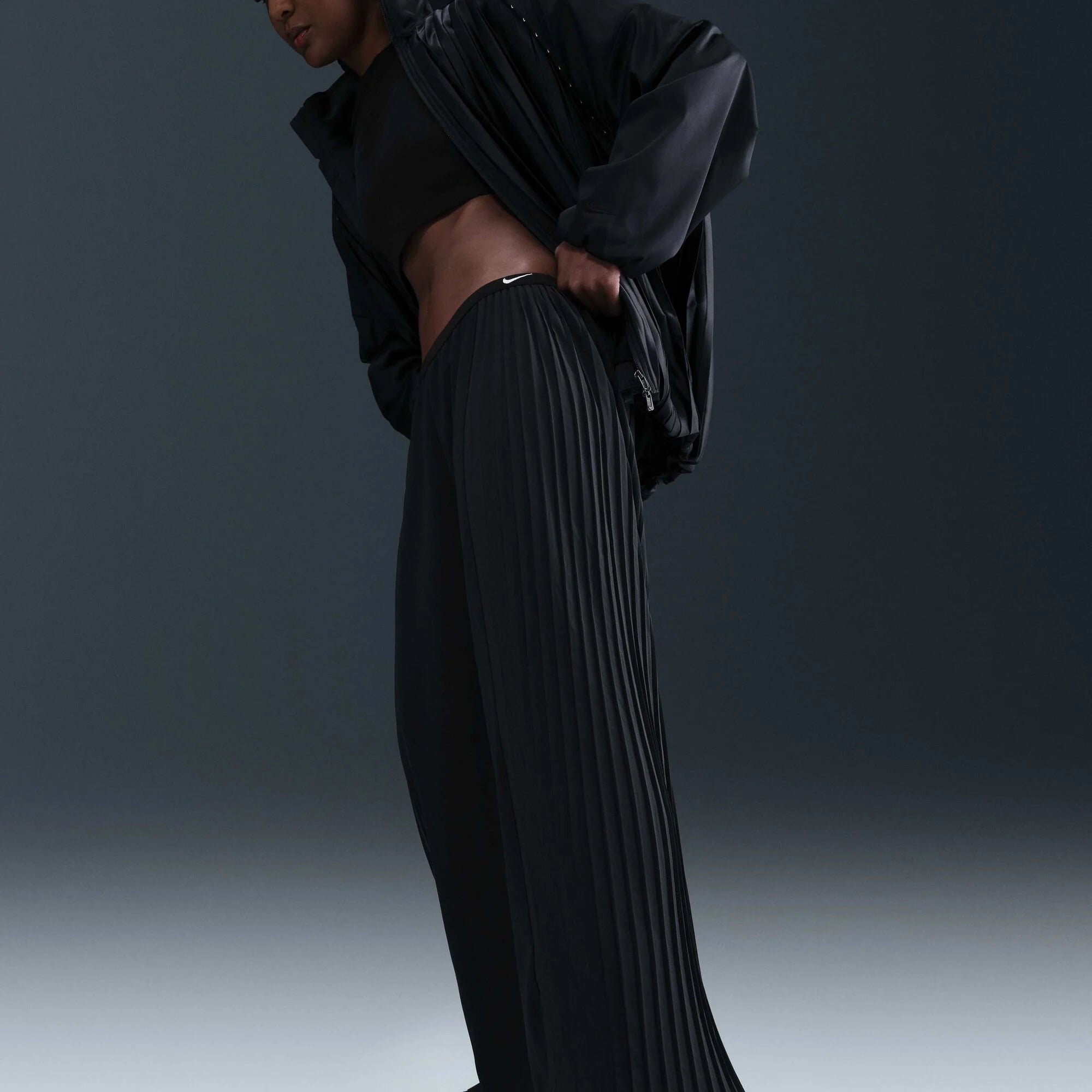 Дамски панталон Nike Sportswear Pleated Trousers - Airhouse