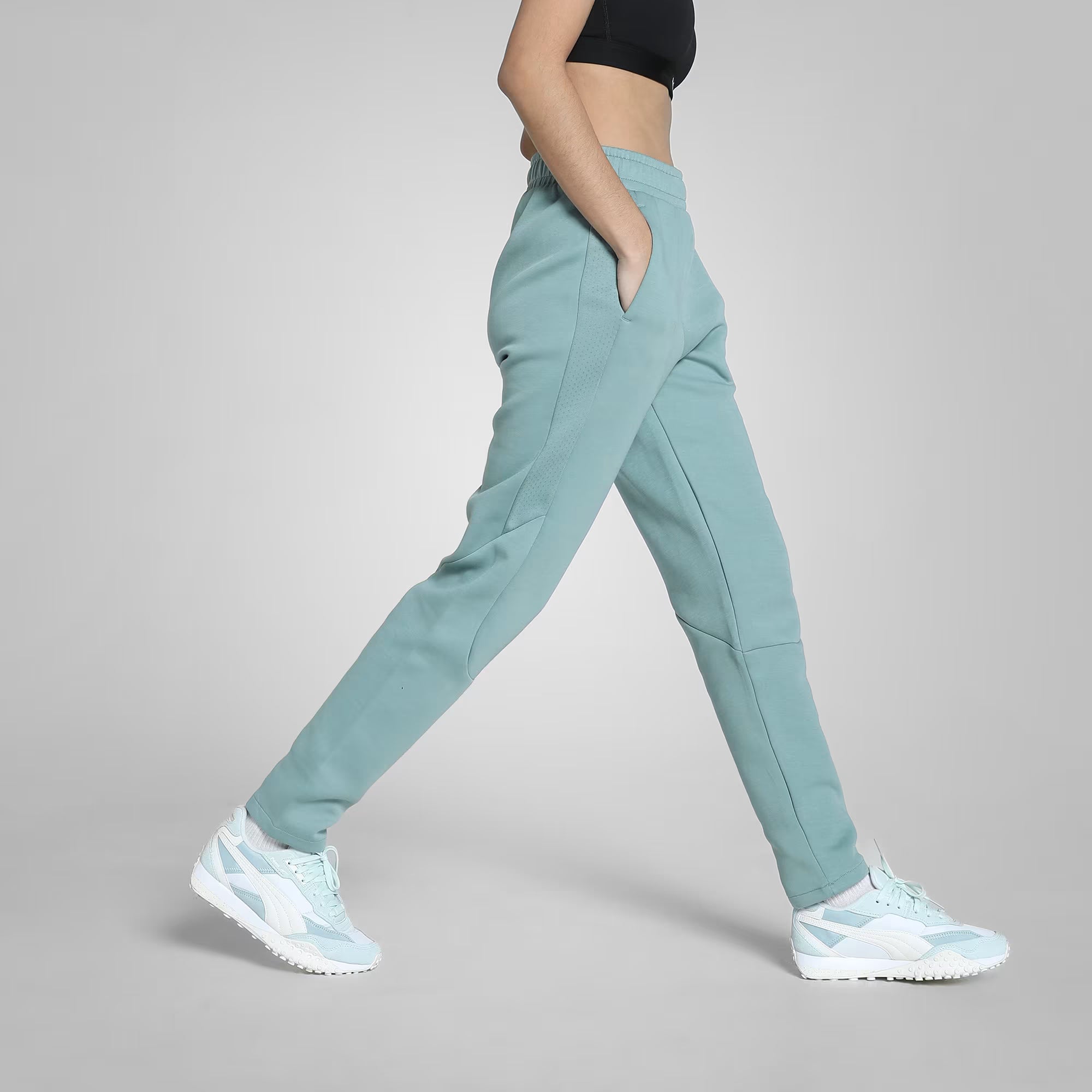 Дамски панталон Puma Evostripe Sweatpants - Airhouse