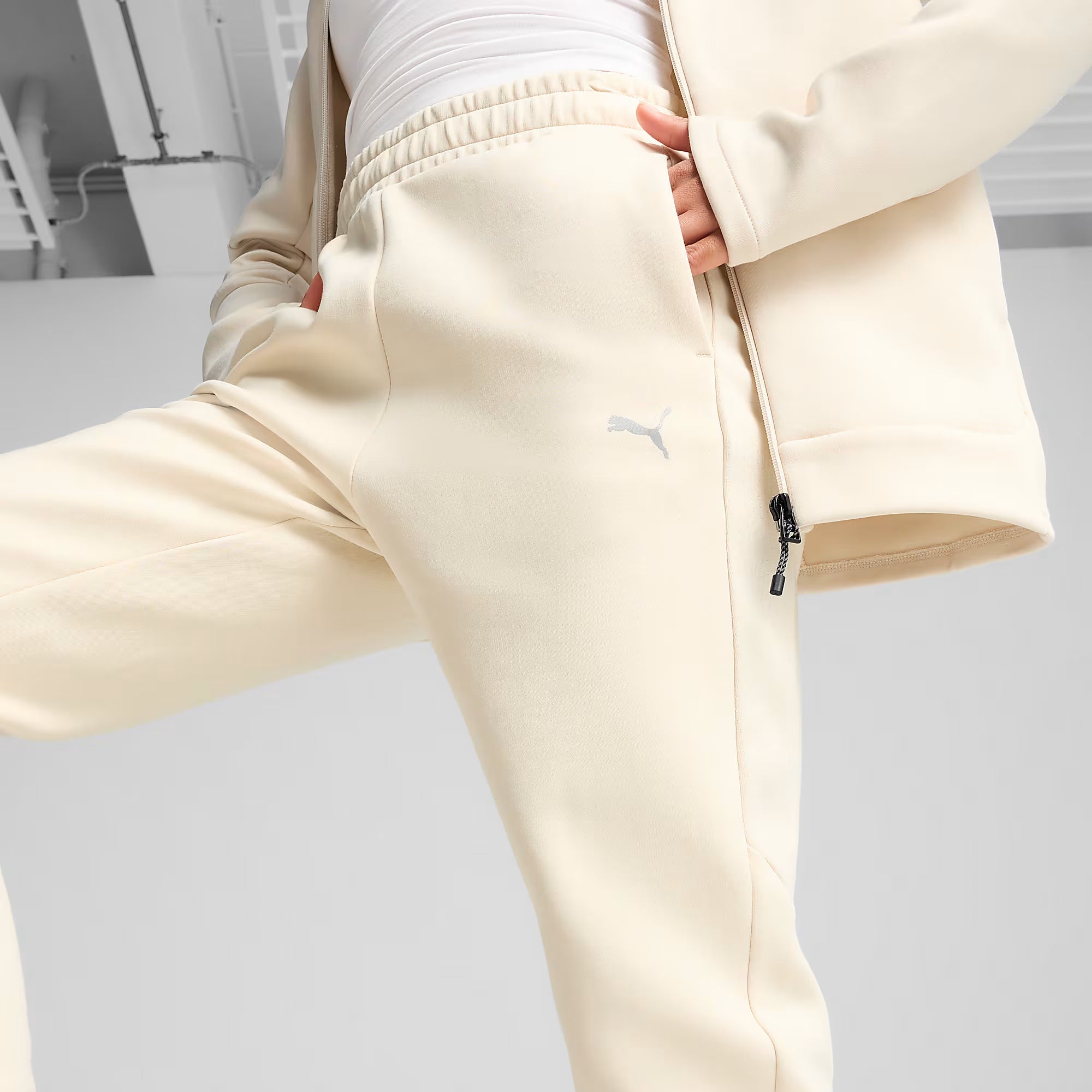 Дамски панталон Puma Evostripe Sweatpants - Airhouse