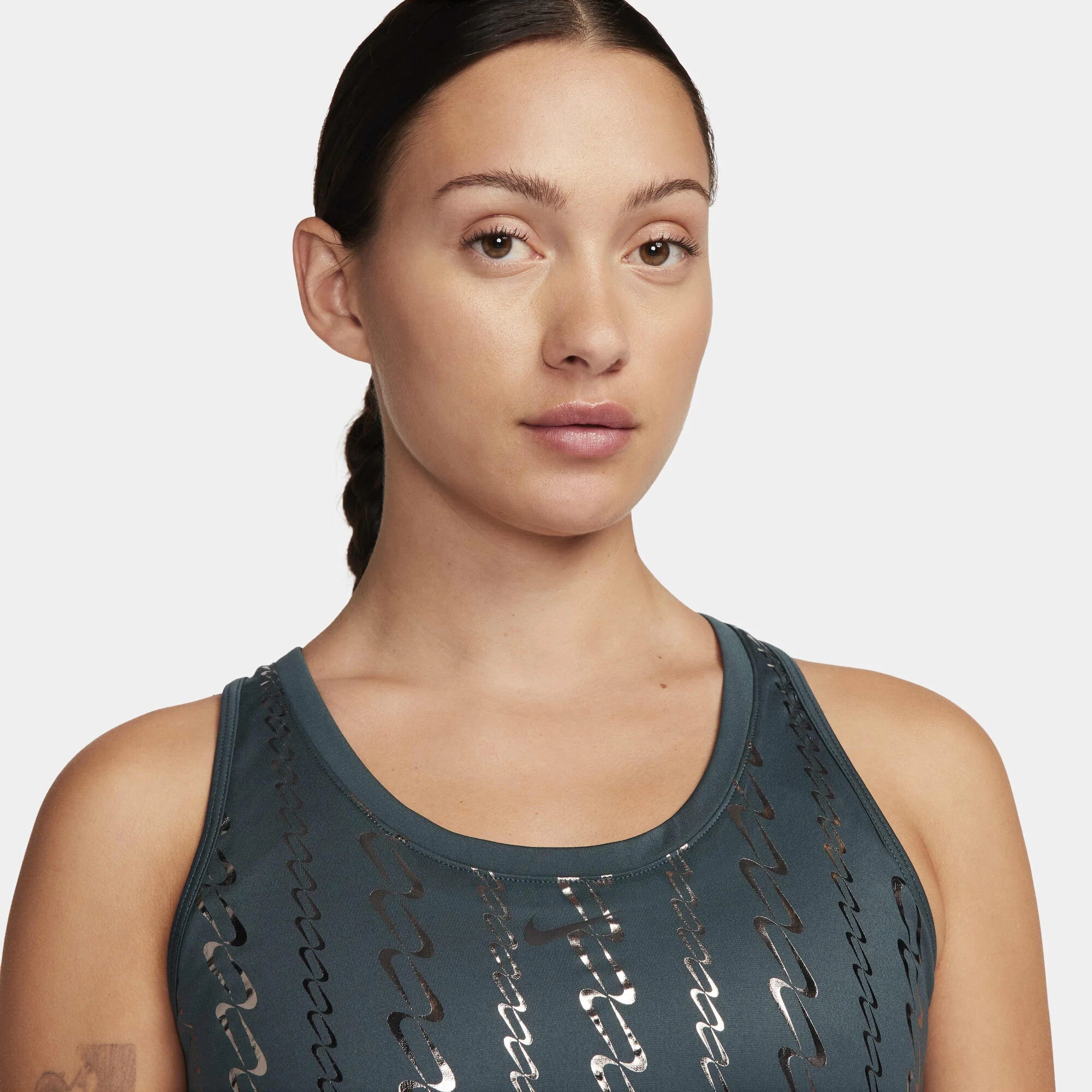 Дамски потник Nike Dri-FIT One Cropped Printed Tank Top - FB5591-328 детайл отпред