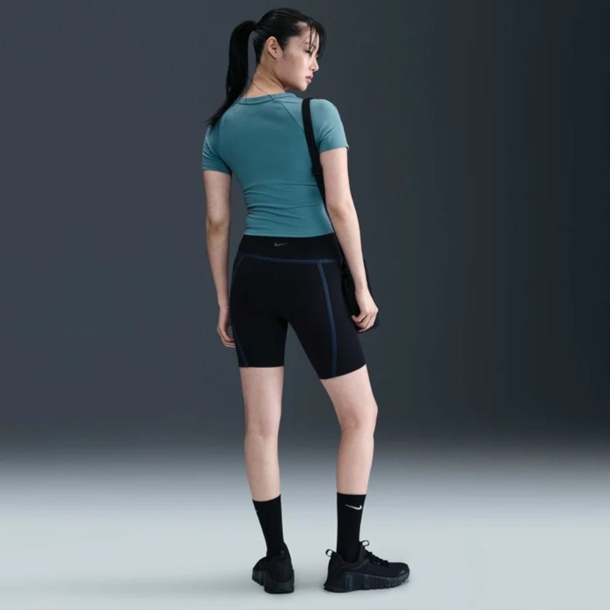 Дамски топ Nike One Fitted Top - Airhouse