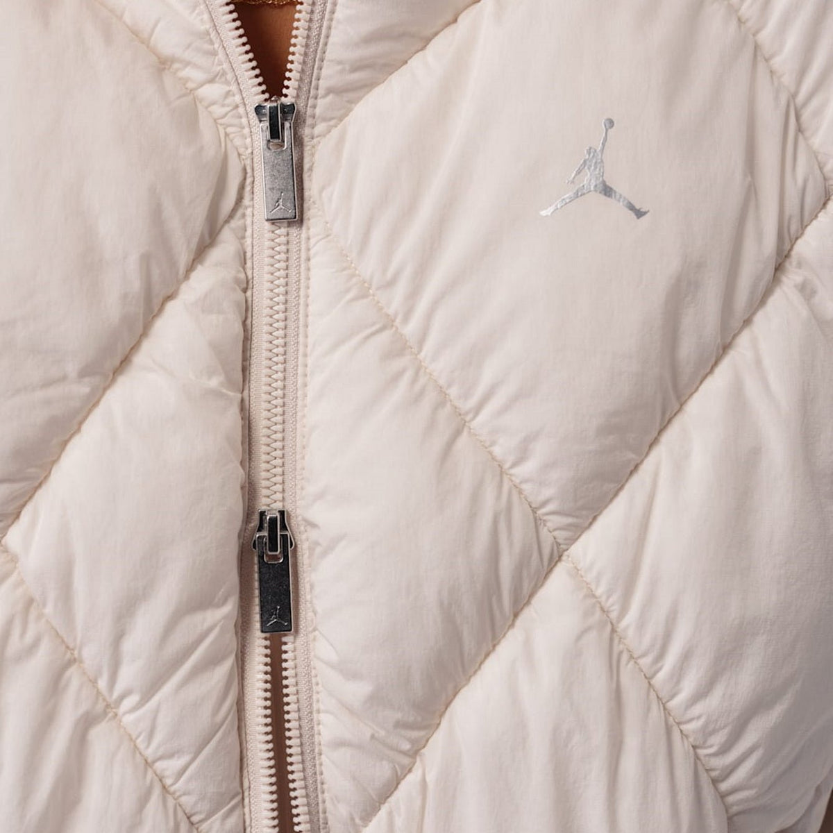 Дамско яке Jordan Brooklyn Puffer Jacket - IM7234-272 детайл цип
