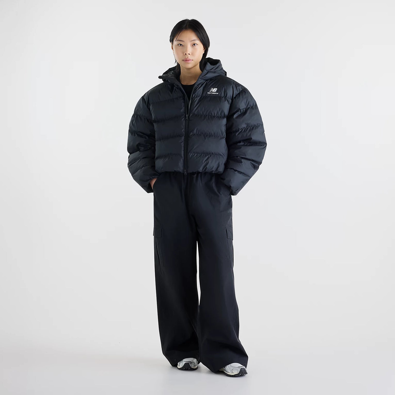 Дамско яке New Balance Boston Puffer Jacket - WJ62V5SNBK модел отпред