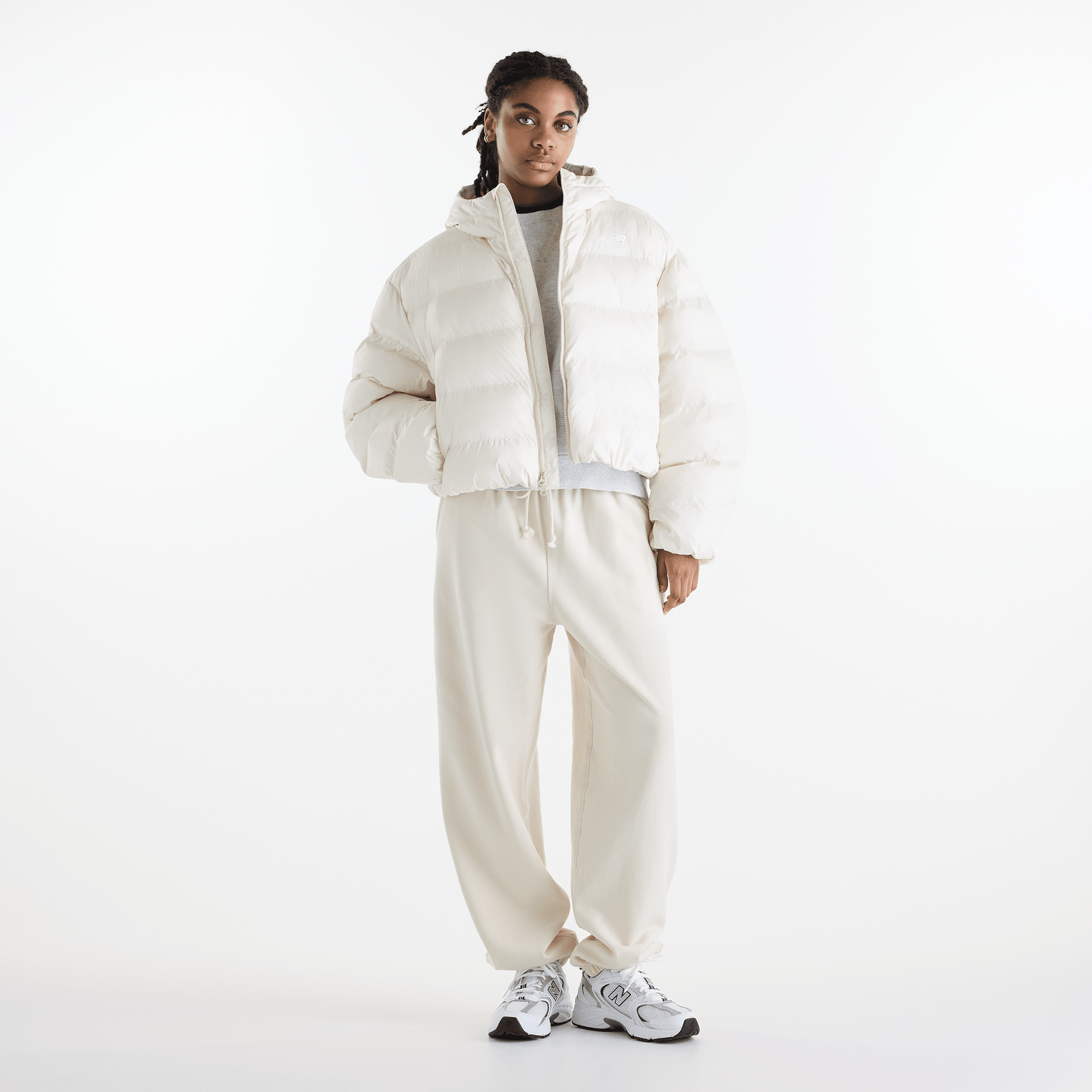Дамско яке New Balance Boston Puffer Jacket - WJ62V5SNLIN модел отпред