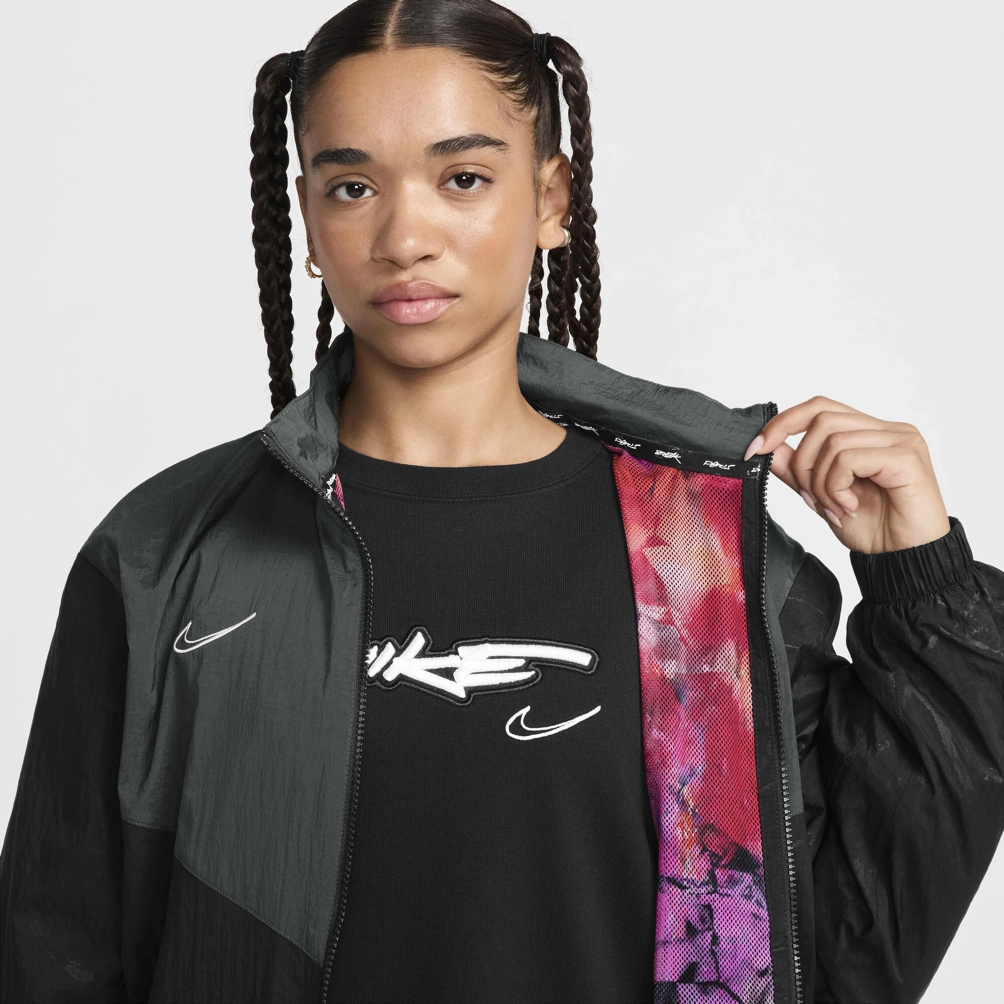 Дамско яке Nike Breaking Windrunner Jacket - Airhouse