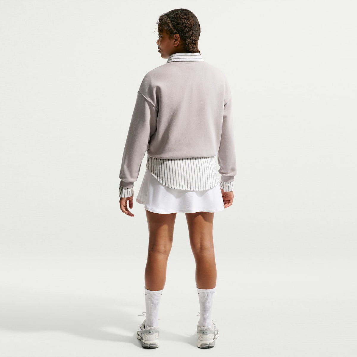Детска блуза Nike Sportswear Studio Boxy Fleece Crew Neck - IM5098-211 модел отзад