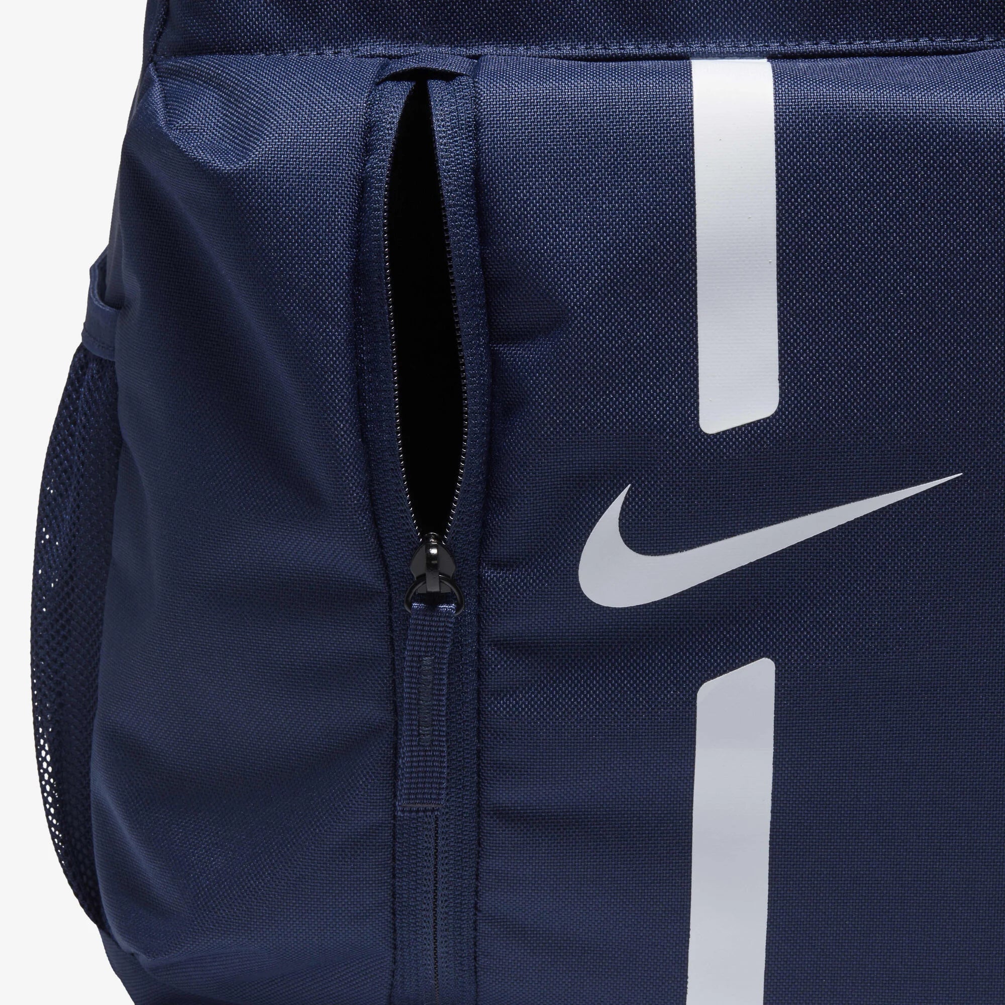 Детска раница Nike Academy Team Football Backpack (22L) - DA2571-411 детайл страничен джоб