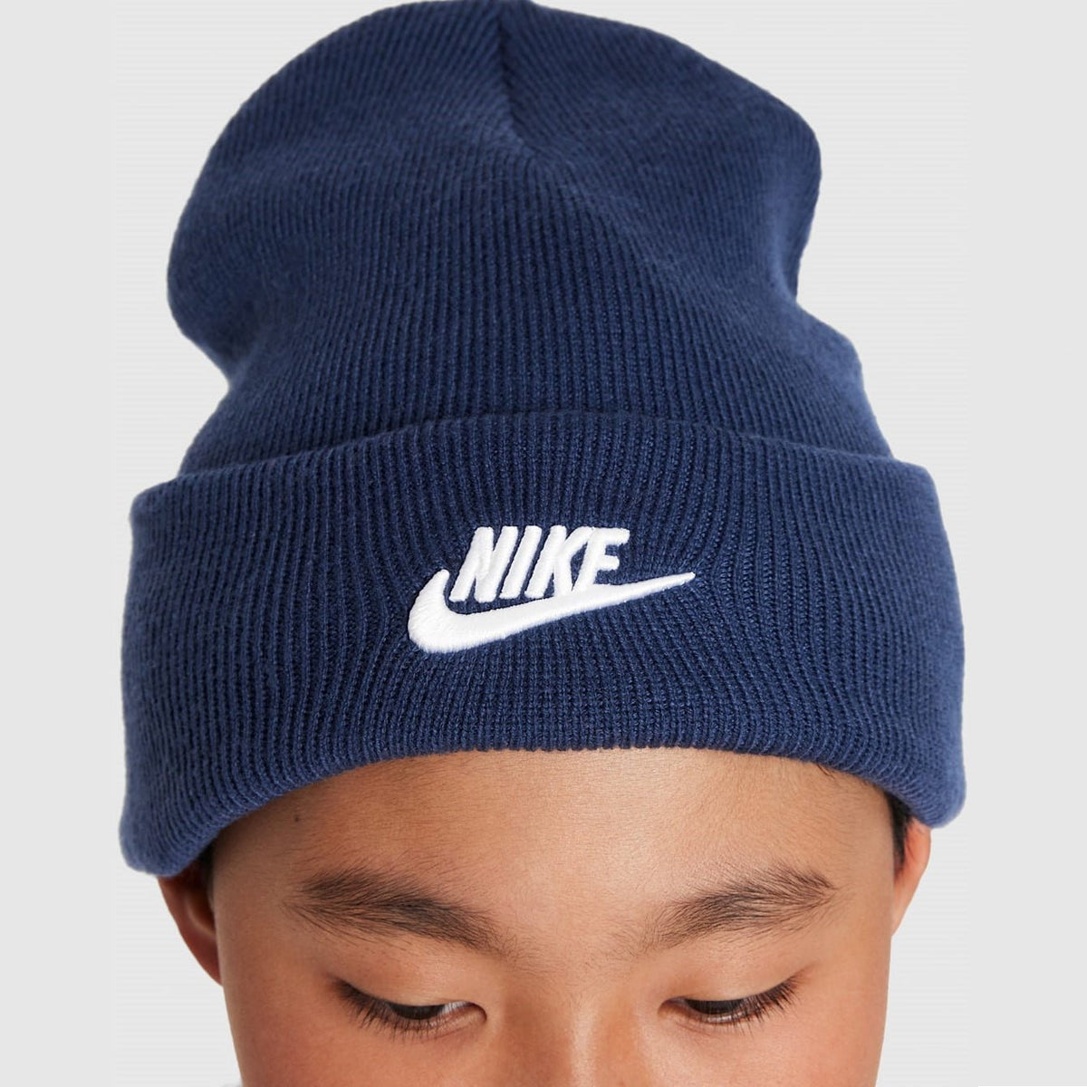 Детска шапка Nike Peak Beanie - HF5498-410 детайл