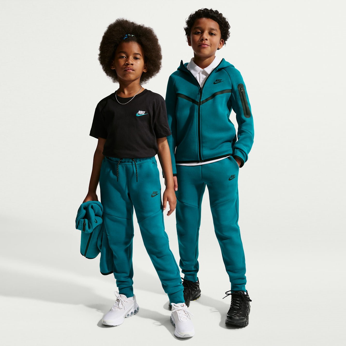 Детски джогър Nike Sportswear Tech Fleece Jogger - HV5869-372