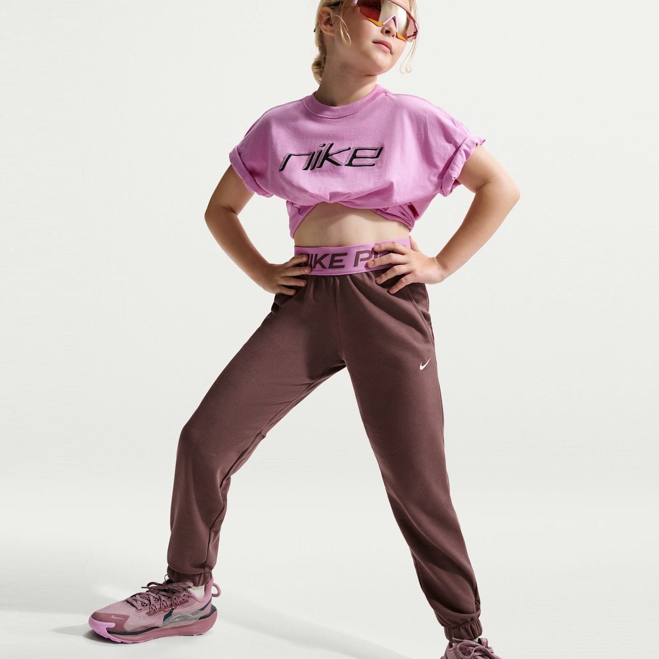 Детски джогър Nike Pro Fleece Older Kids' (Girls') Dri-FIT Joggers HV0289-502 отпред
