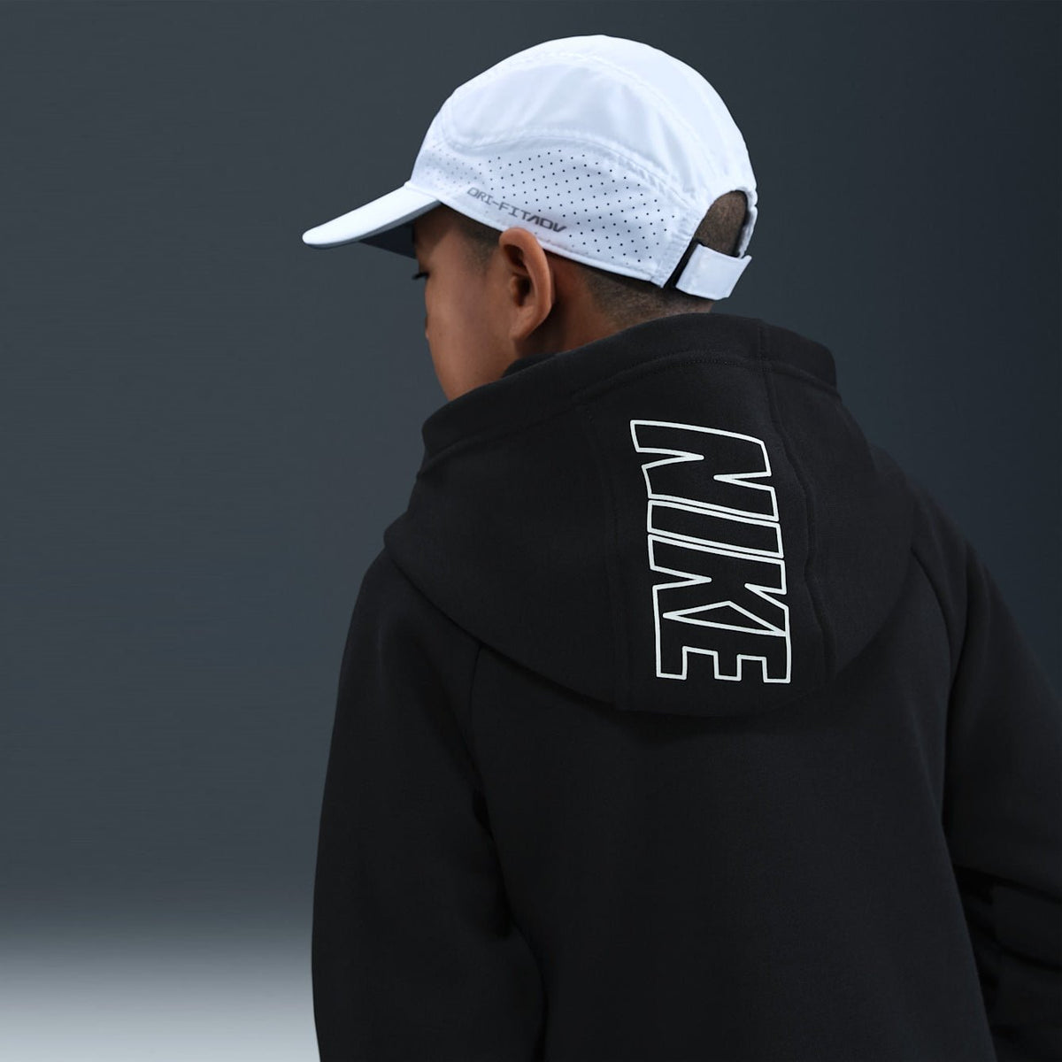 Детски екип Nike Sportswear Club Fleece Hooded Tracksuit - HQ9318-010 отзад