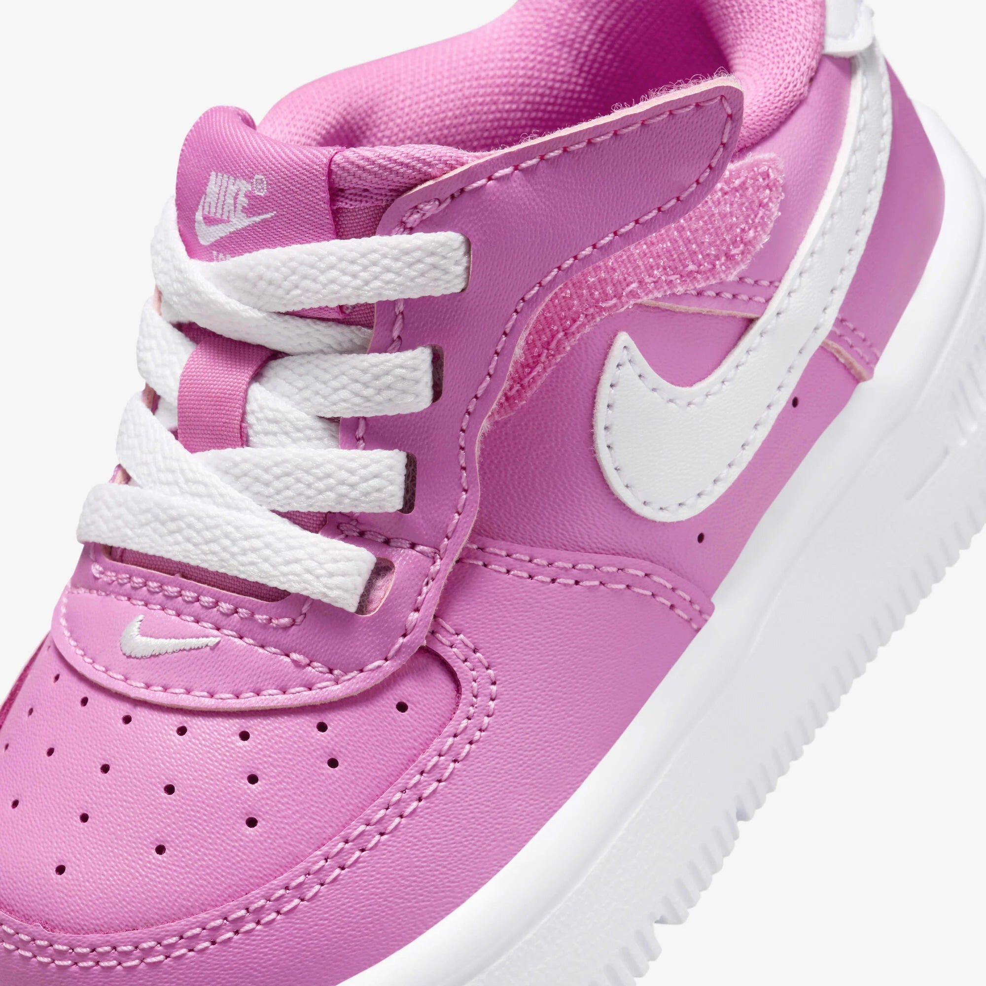 Детски кецове Nike Force 1 Low EasyOn - FN0236-600 детайл велкро