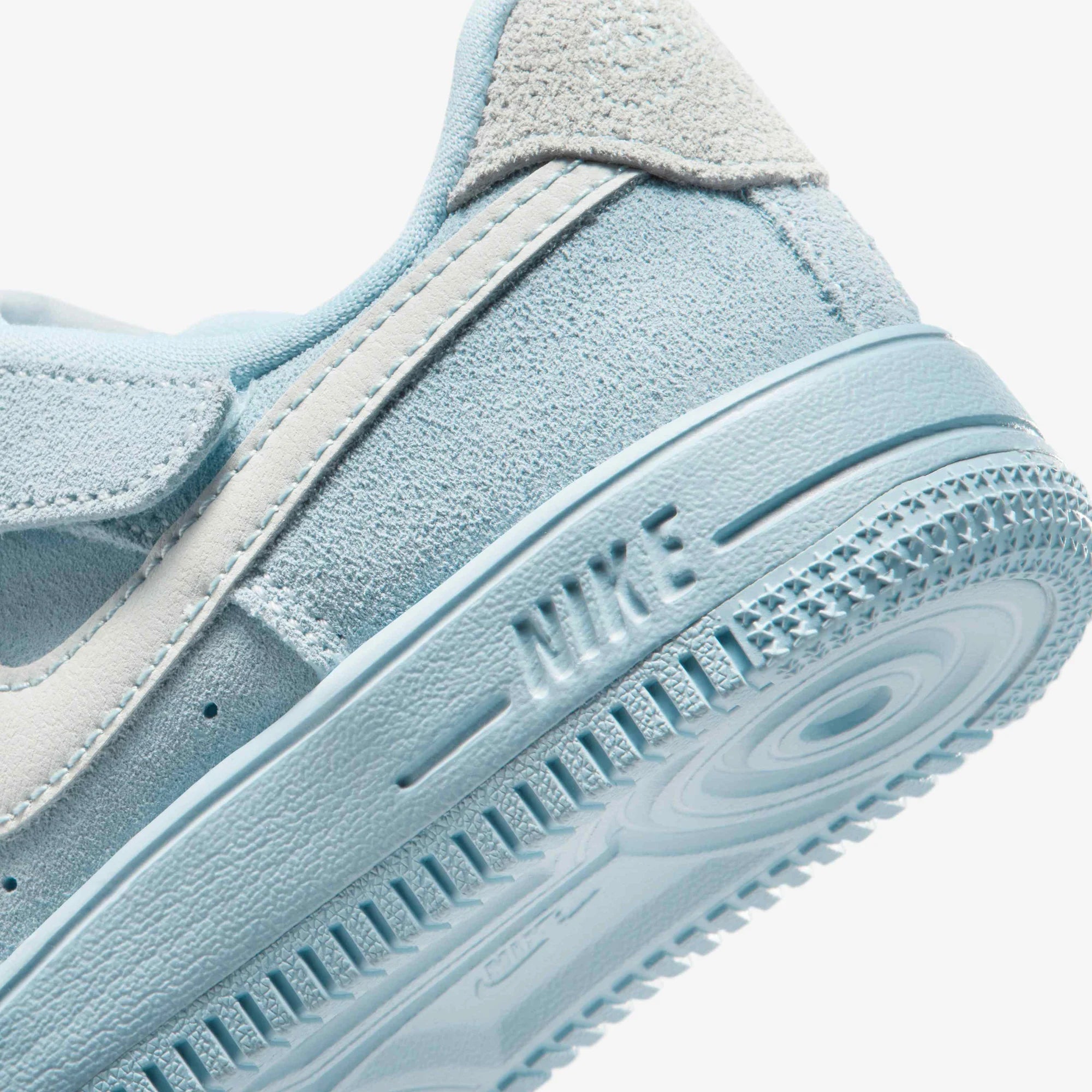Детски кецове Nike Force 1 Low LV8 EasyOn (PS) - II7095-400 детайл отзад
