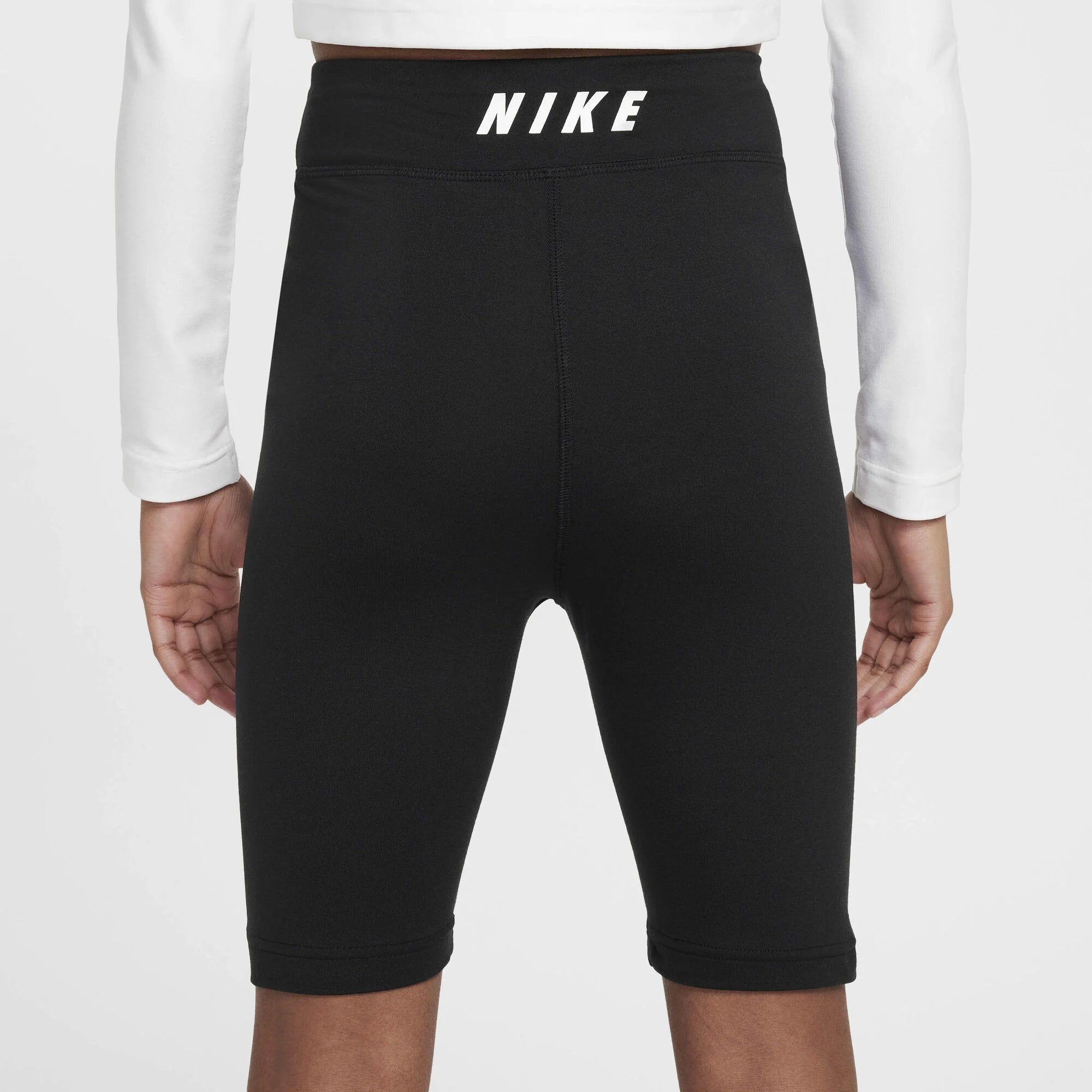 Детски къс клин Nike Sportswear Older Kids' (Girls') Biker Shorts - HF6113-010 отзад