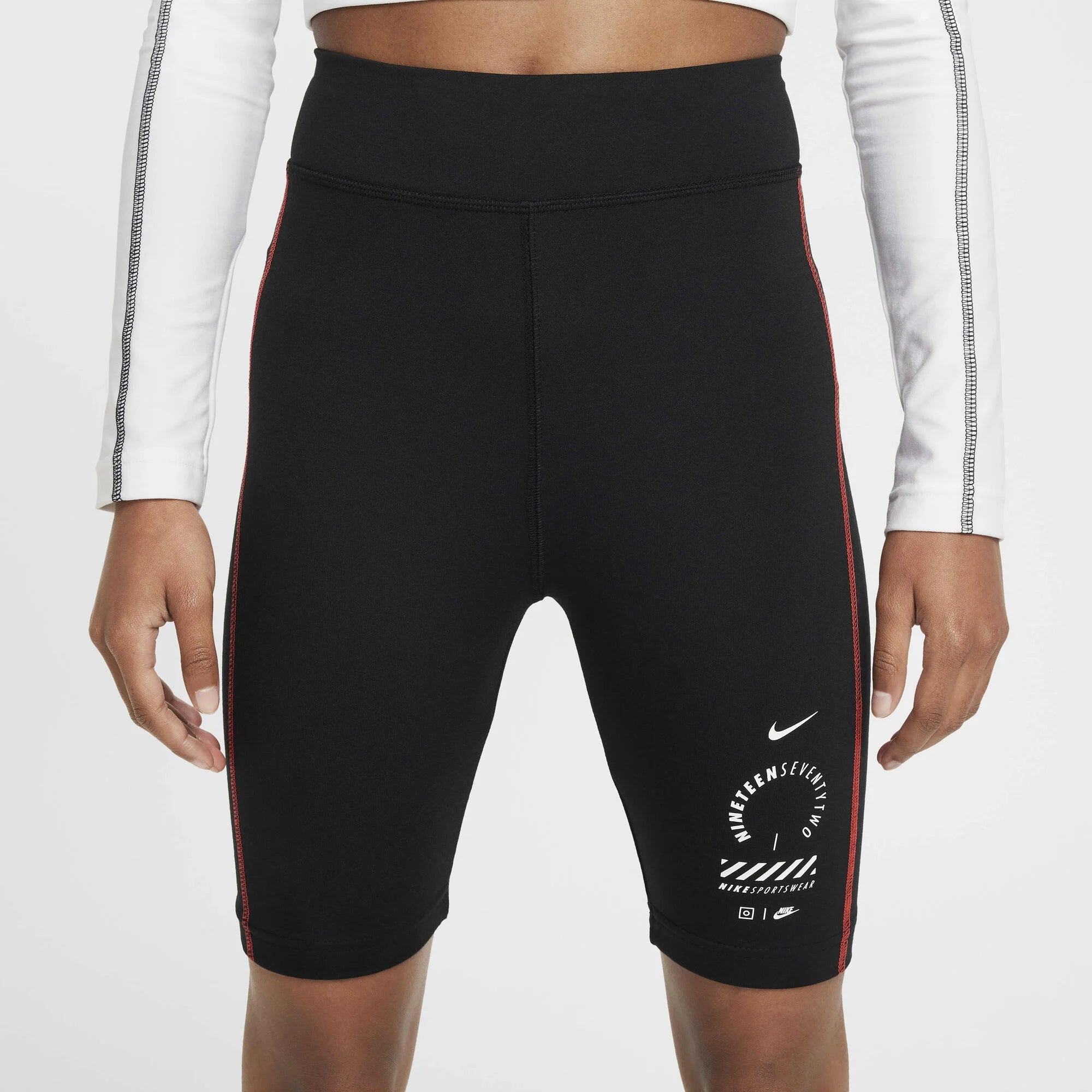 Детски къс клин Nike Sportswear Older Kids' (Girls') Biker Shorts - HF6113-010 отпред