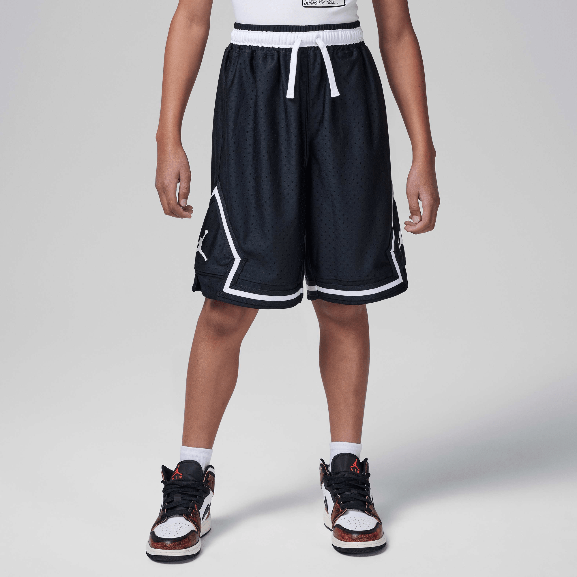Детски къс панталон Jordan Sport Dri-FIT Diamond Shorts - 95D313-023