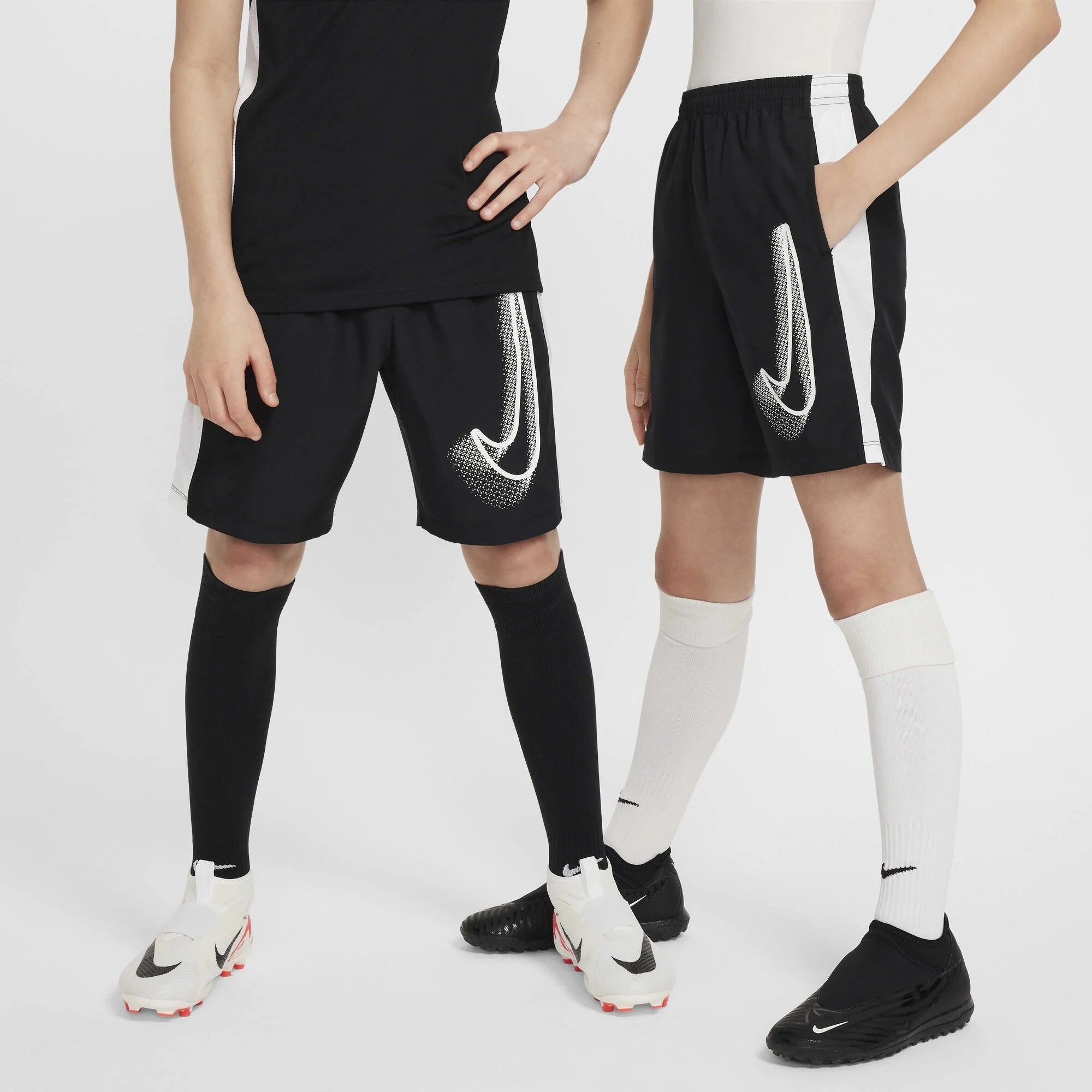Детски къс панталон Nike Academy Football Shorts - FZ5311-010