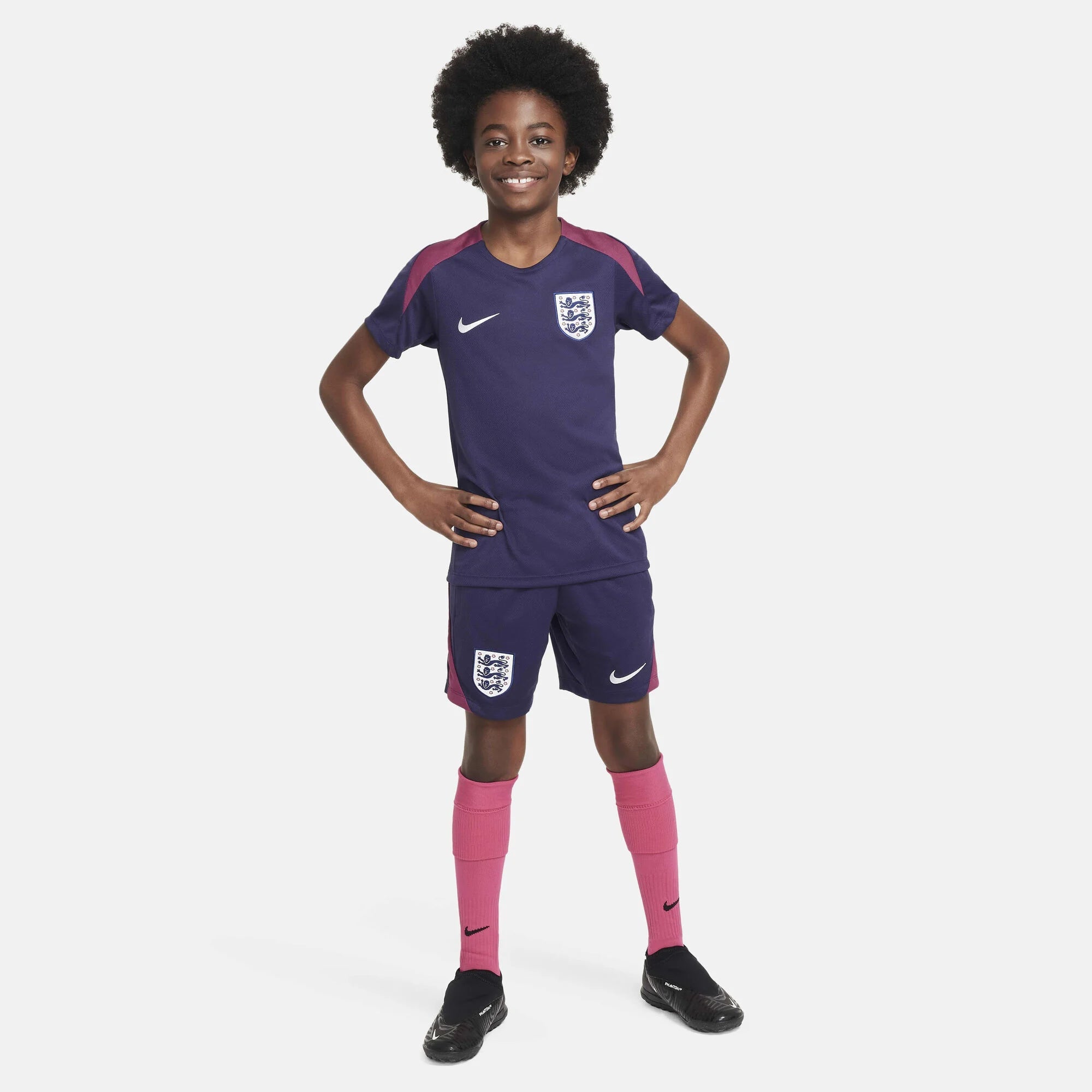 Детски къс панталон Nike England Strike Dri-FIT Football Shorts - FJ3046-555 модел отпред