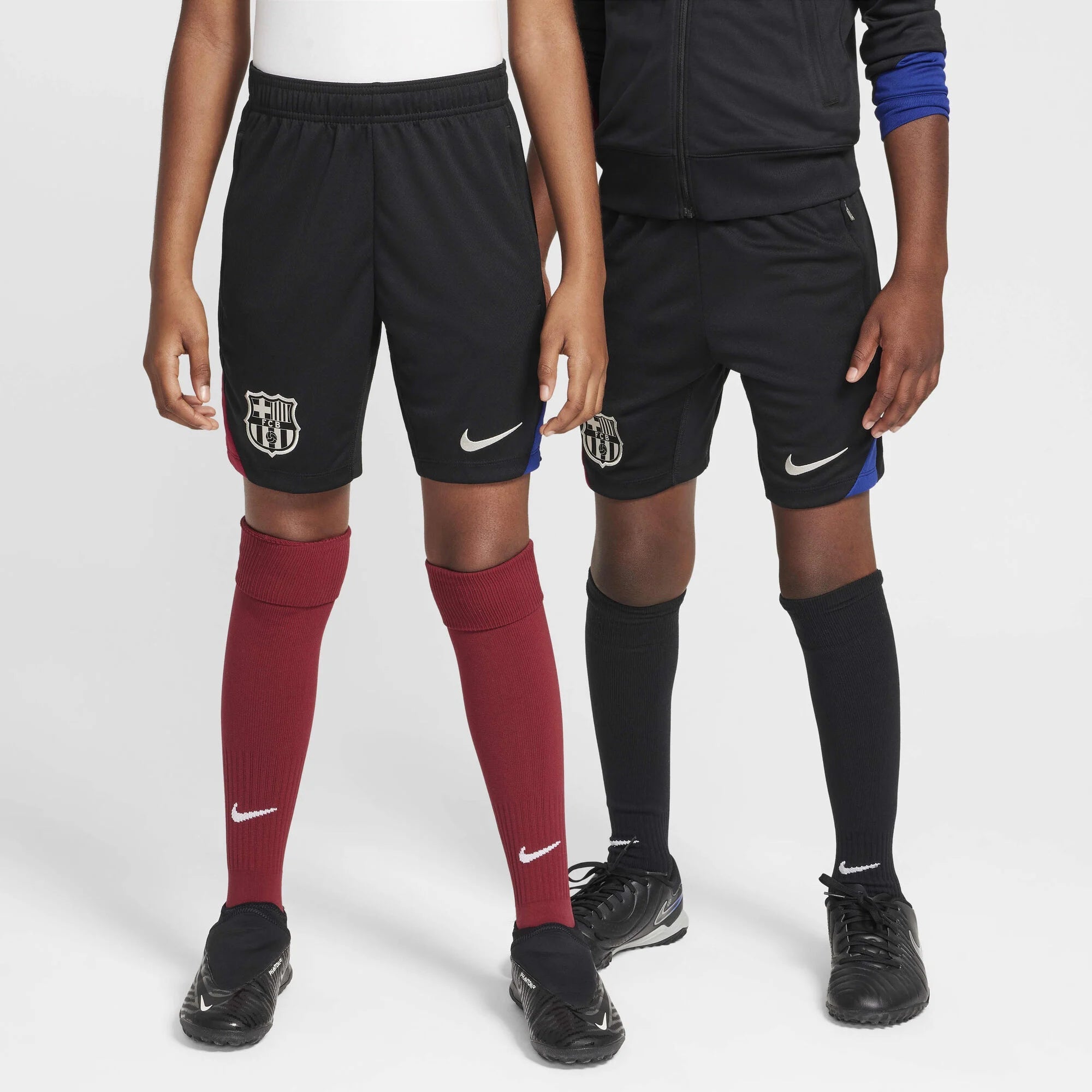 Детски къс панталон Nike F.C. Barcelona Strike Dri-FIT Football Knit Shorts - FN9951-010