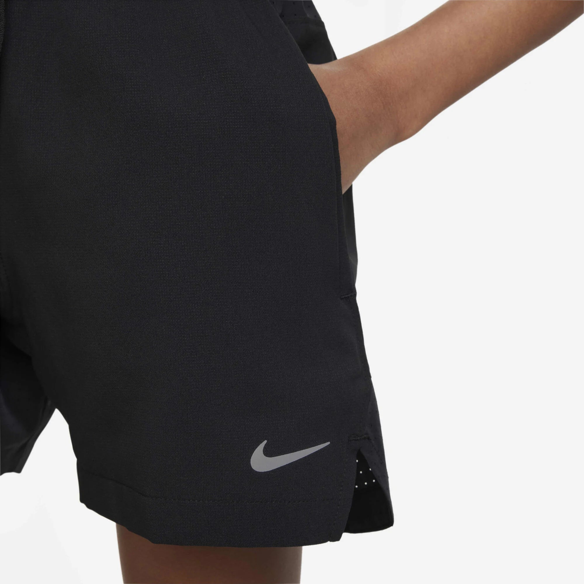 Детски къс панталон Nike Multi Tech EasyOn Dri-FIT Training Shorts - FB1294-010 детайл отпред