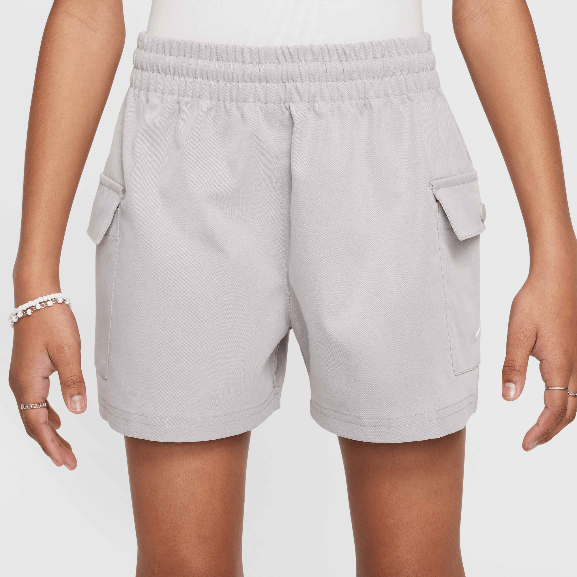 Детски къс панталон Nike Sportswear Girls Woven Cargo Shorts - HF8178-009 отпред