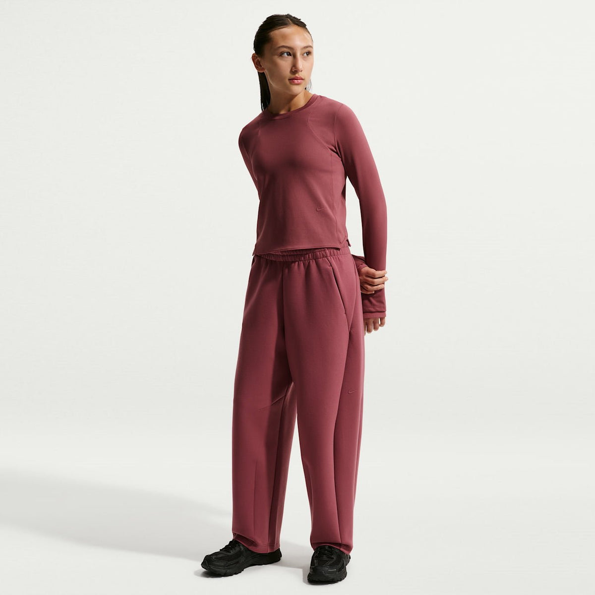 Детски панталон Nike MAVN Therma-FIT High-Waisted Knit Trousers - IM1764-654 модел отпред
