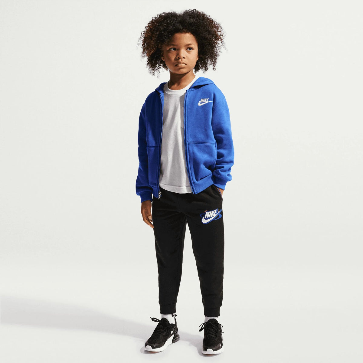 Детски панталон Nike Sportswear Brand Ambassador Fleece Pants - 86P200-023 модел отпред