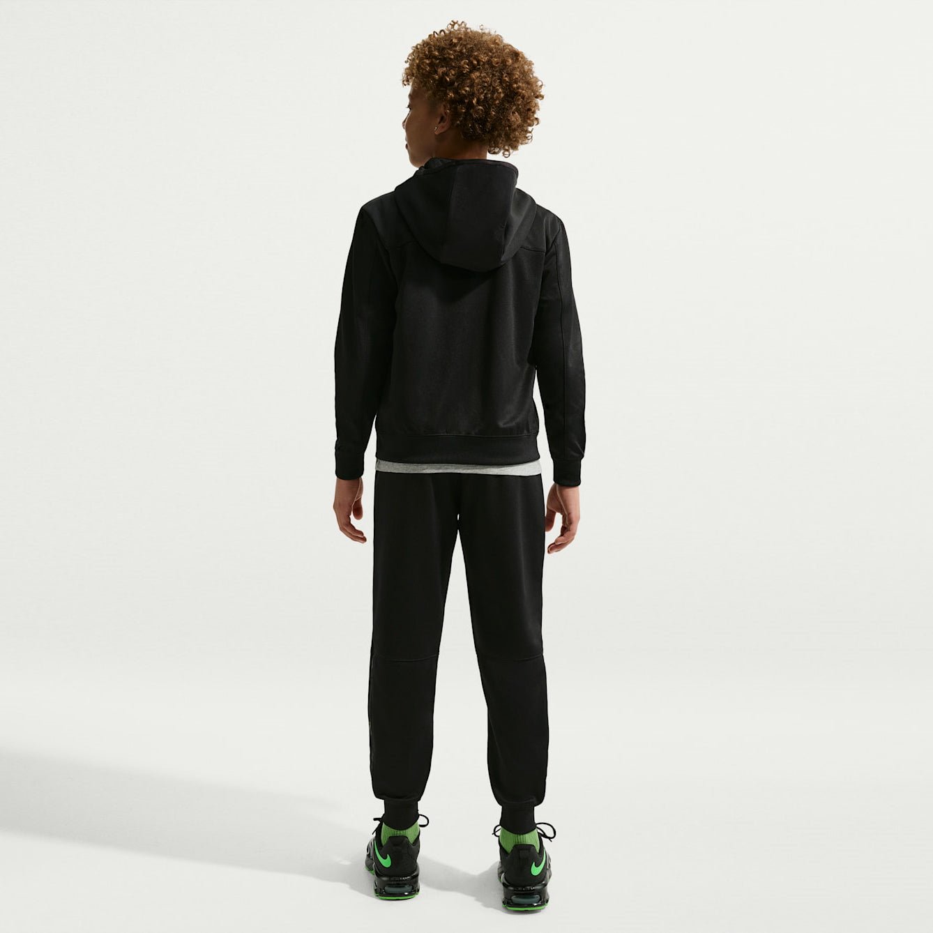 Детско худи Nike Sportswear Air Max Full-Zip Hoodie IO1154-010 модел отзад