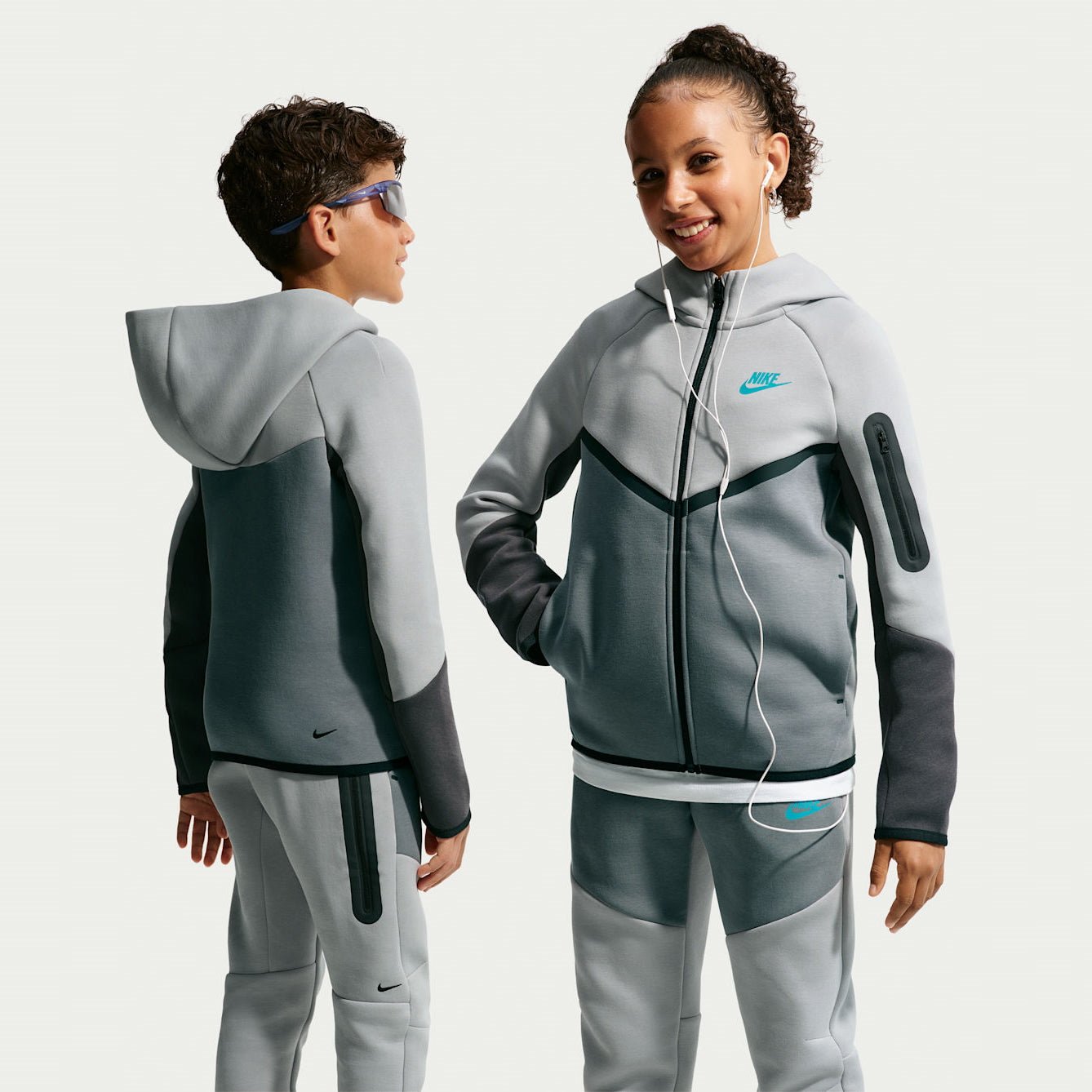 Детско худи Nike Sportswear Tech Fleece Full-Zip Hoodie - HV5867-077