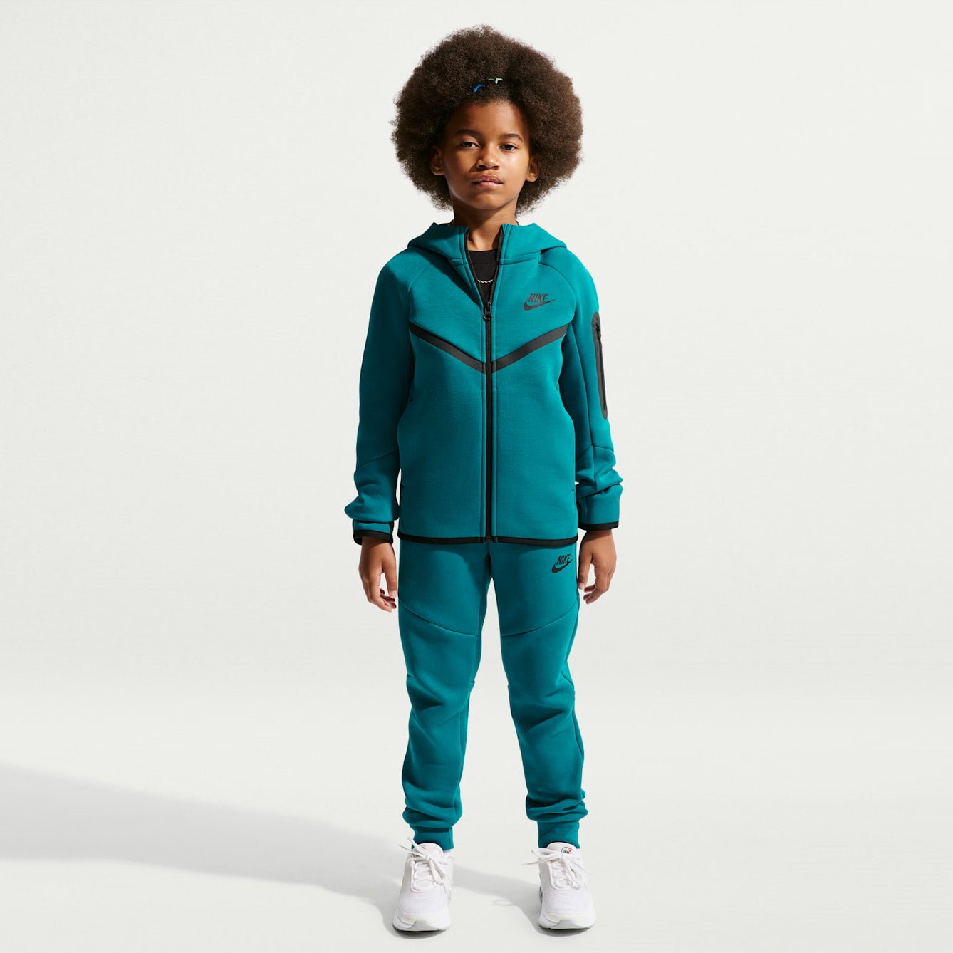 Детско худи Nike Sportswear Tech Fleece Full-Zip Hoodie - HV5867-372 модел отпред