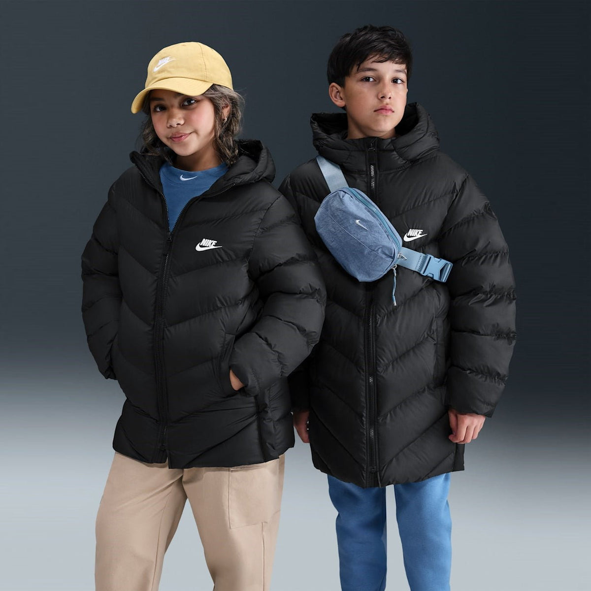 Детско яке Nike Sportswear All Day Play Older Kids' Therma-FIT Loose-Fit Mid-Length Puffer Jacket - HJ2722-010
