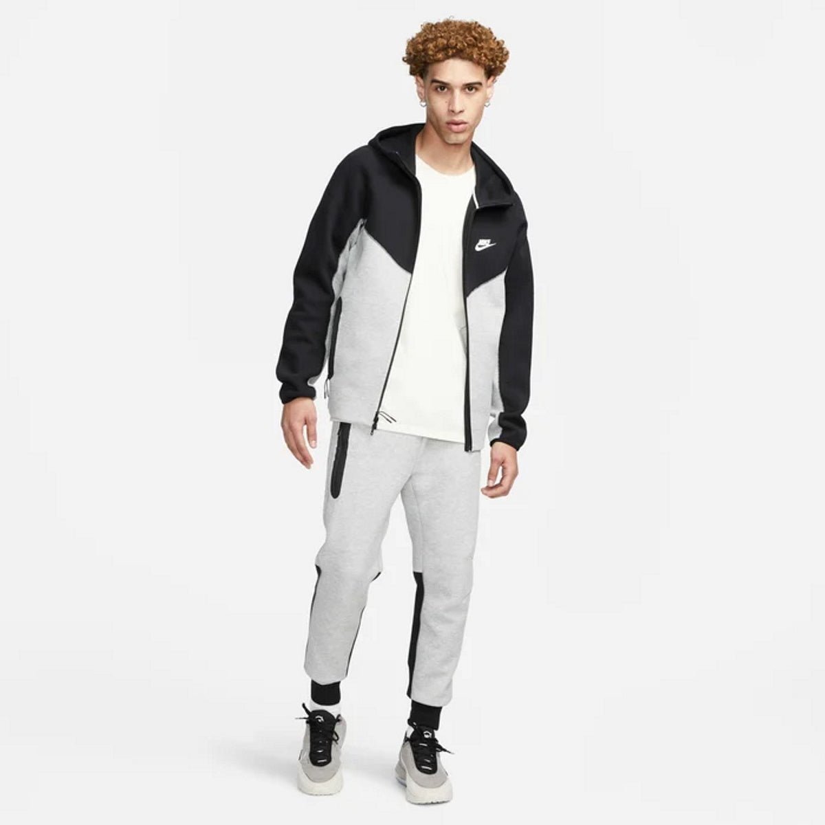 Мъжки джогър Nike NSW Tech Fleece Joggers - Airhouse