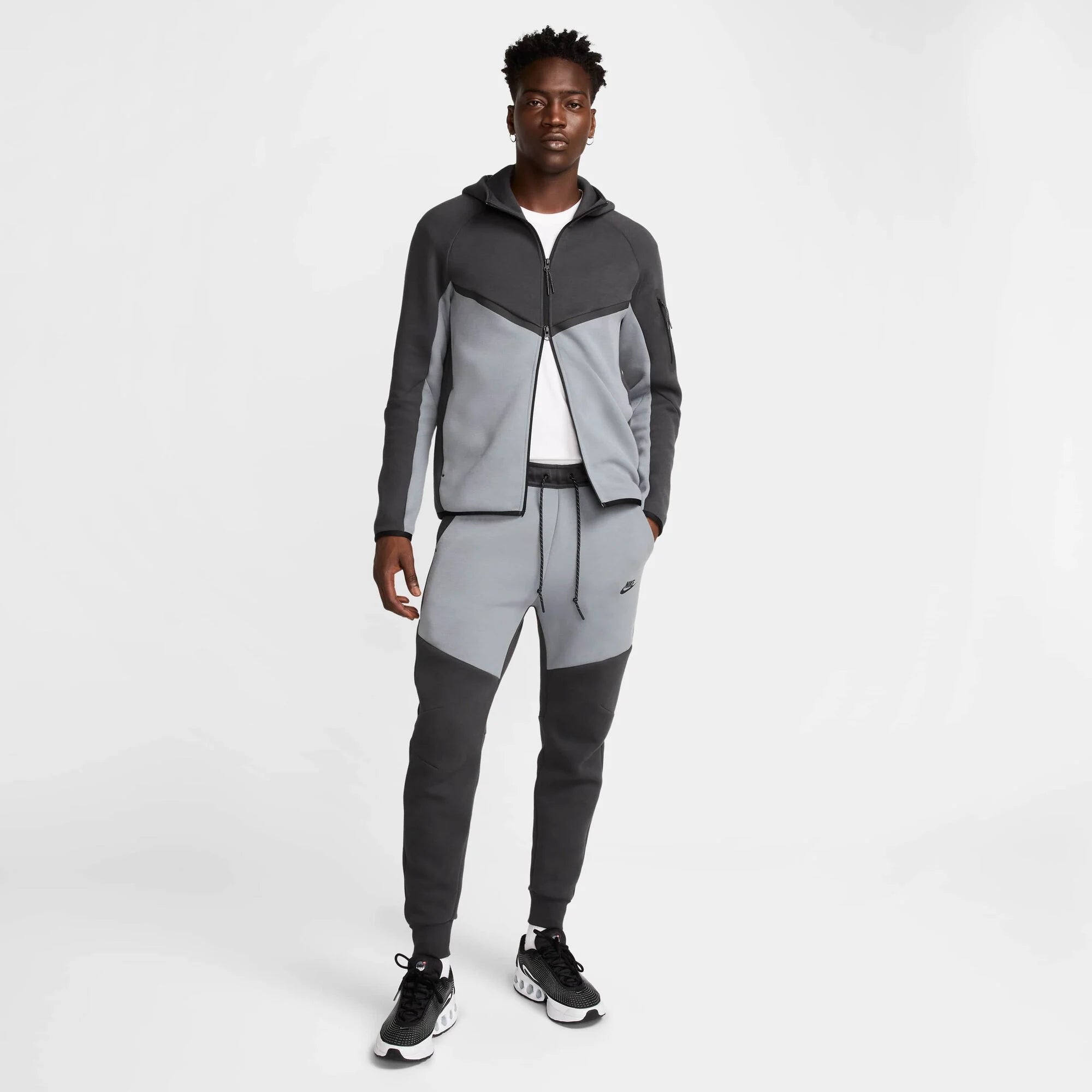 Мъжки джогър Nike Tech Fleece Joggers - Airhouse