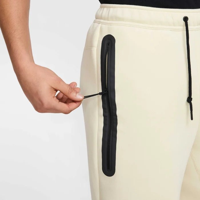 Мъжки къс панталон Nike Sportswear Tech Fleece Shorts - Airhouse