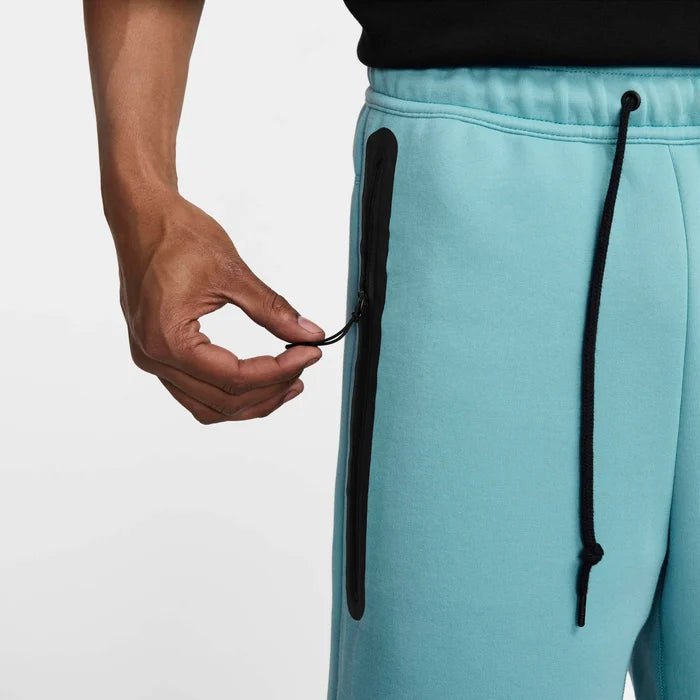 Мъжки къс панталон Nike Sportswear Tech Fleece Shorts - Airhouse