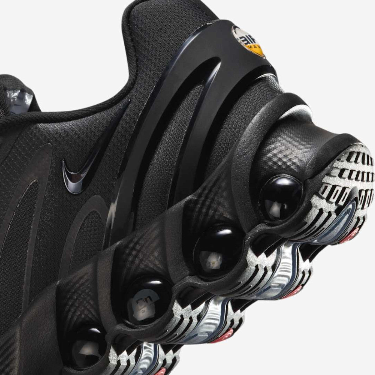 Мъжки маратонки Nike Air Max Dn8 Triple Black - Airhouse