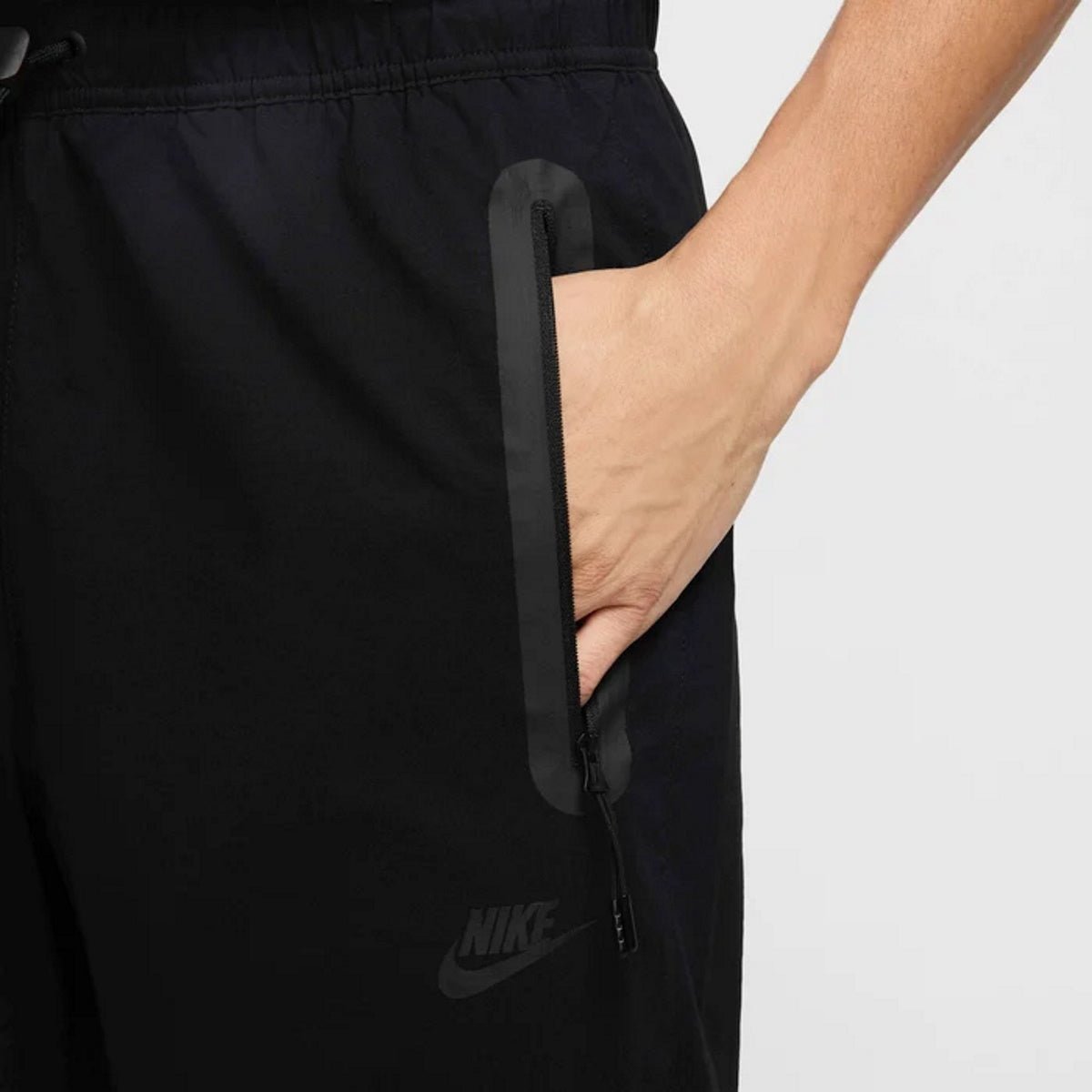 Мъжки панталон Nike Tech Woven Trousers - Airhouse