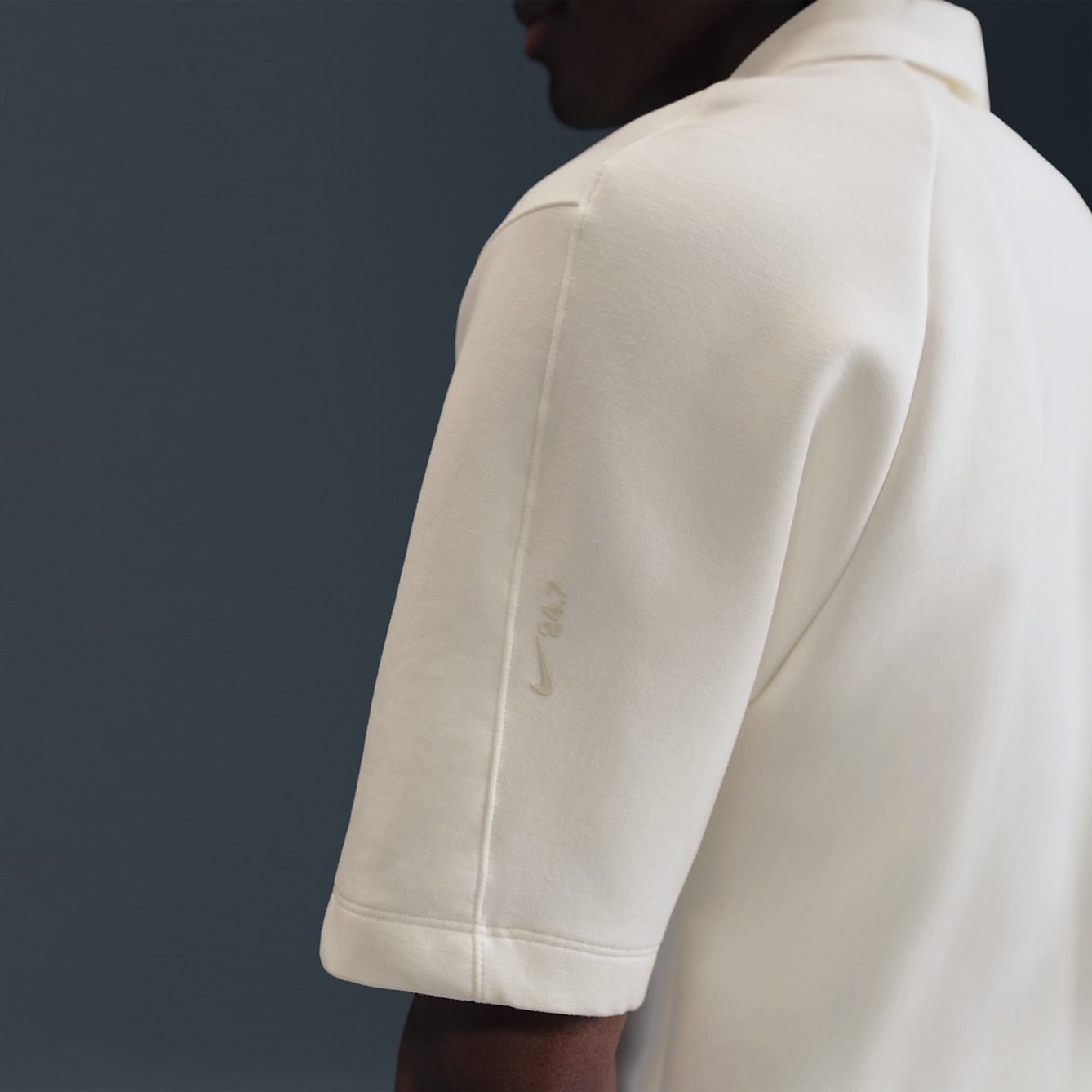 Мъжка поло тениска Nike 24.7 ImpossiblySoft Dri-FIT 1/4-Zip Polo IF2908-133 отстрани