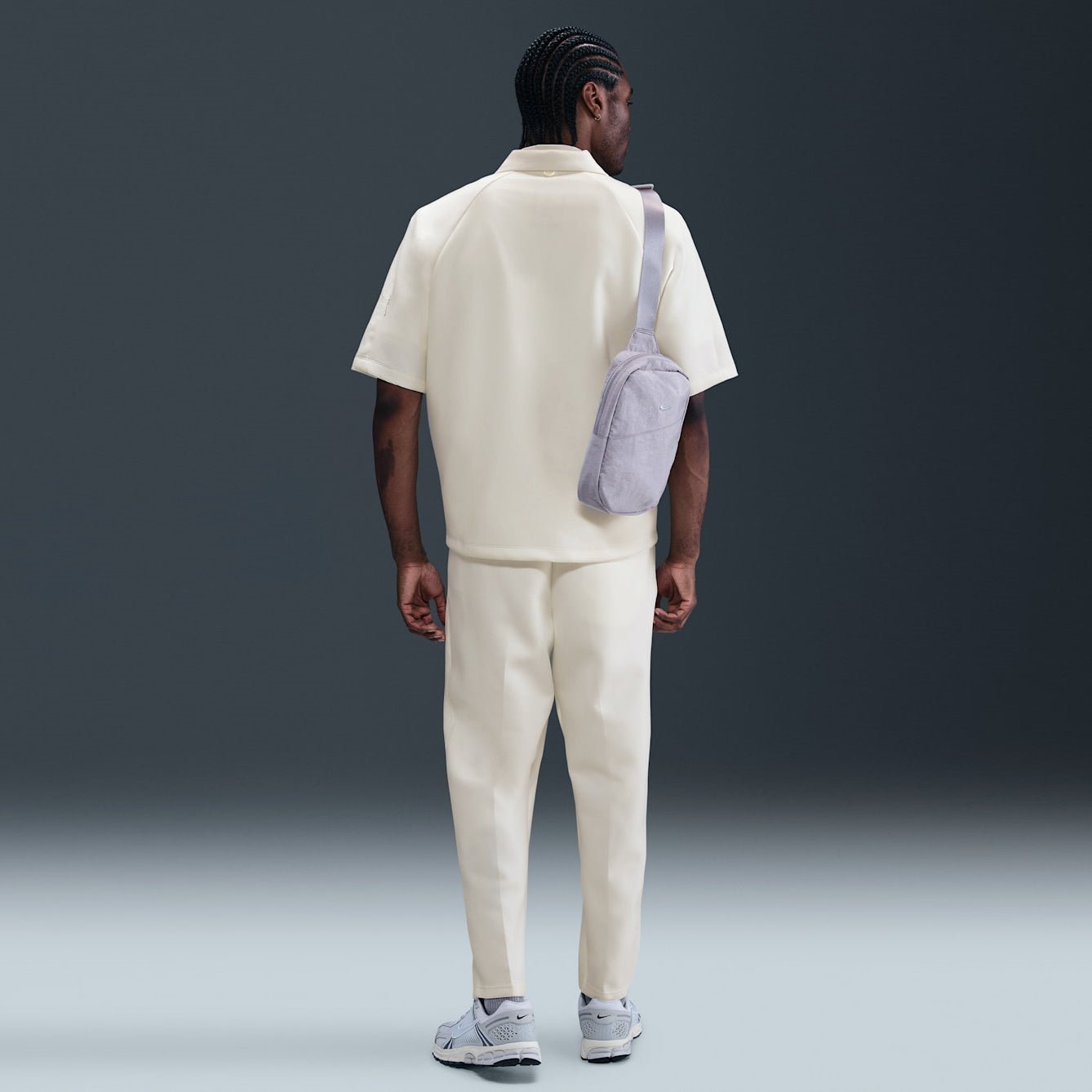 Мъжка поло тениска Nike 24.7 ImpossiblySoft Dri-FIT 1/4-Zip Polo IF2908-133 модел отзад