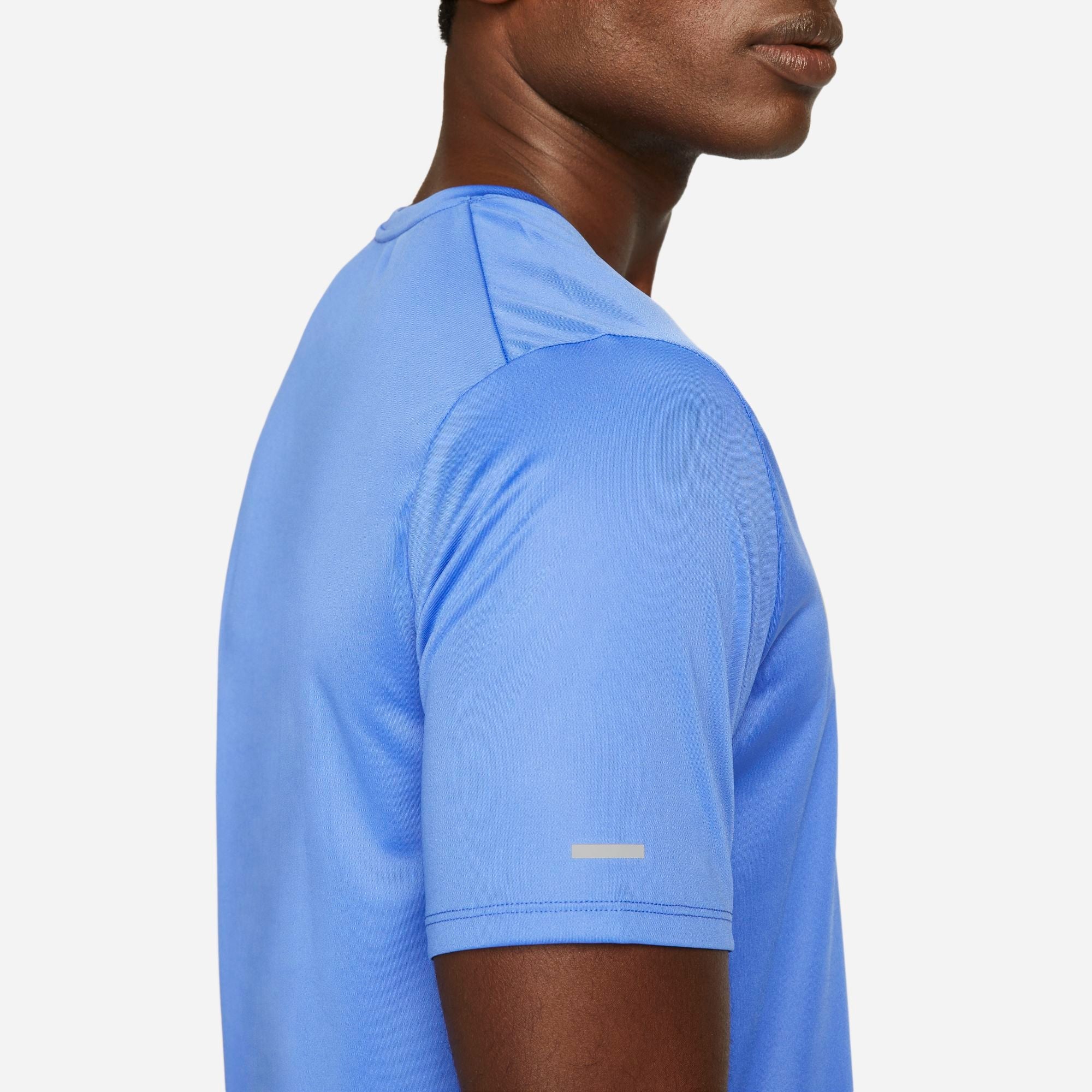 Мъжка тениска Nike Dri-FIT Miler UV Run Division Top - DM4811-432 детайл ръкав