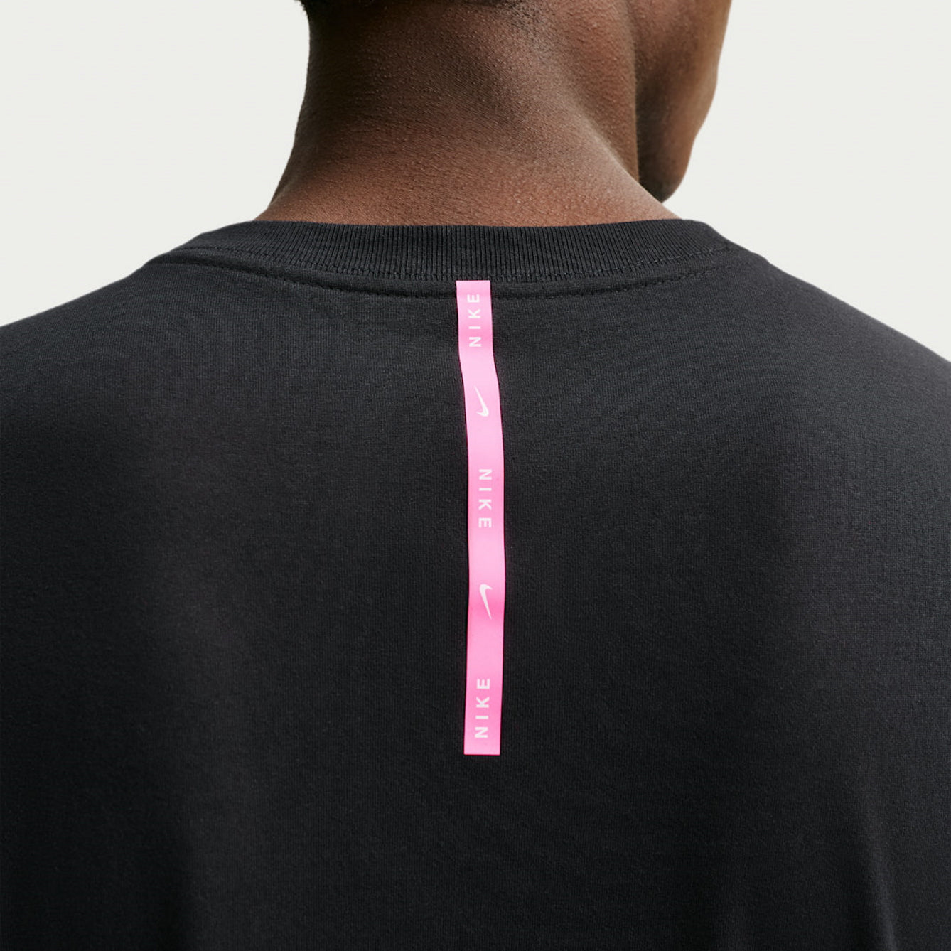 Мъжка тениска Nike Paris Saint-Germain City Tee - IQ5111-010 отзад