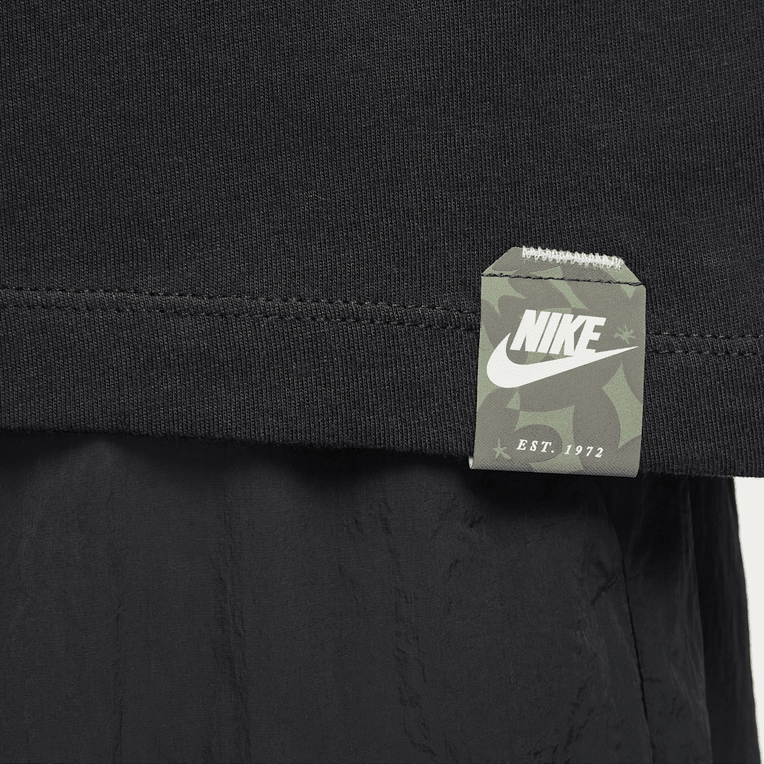 Мъжка тениска Nike Sportswear Club T-Shirt - FZ7952-010 етикет