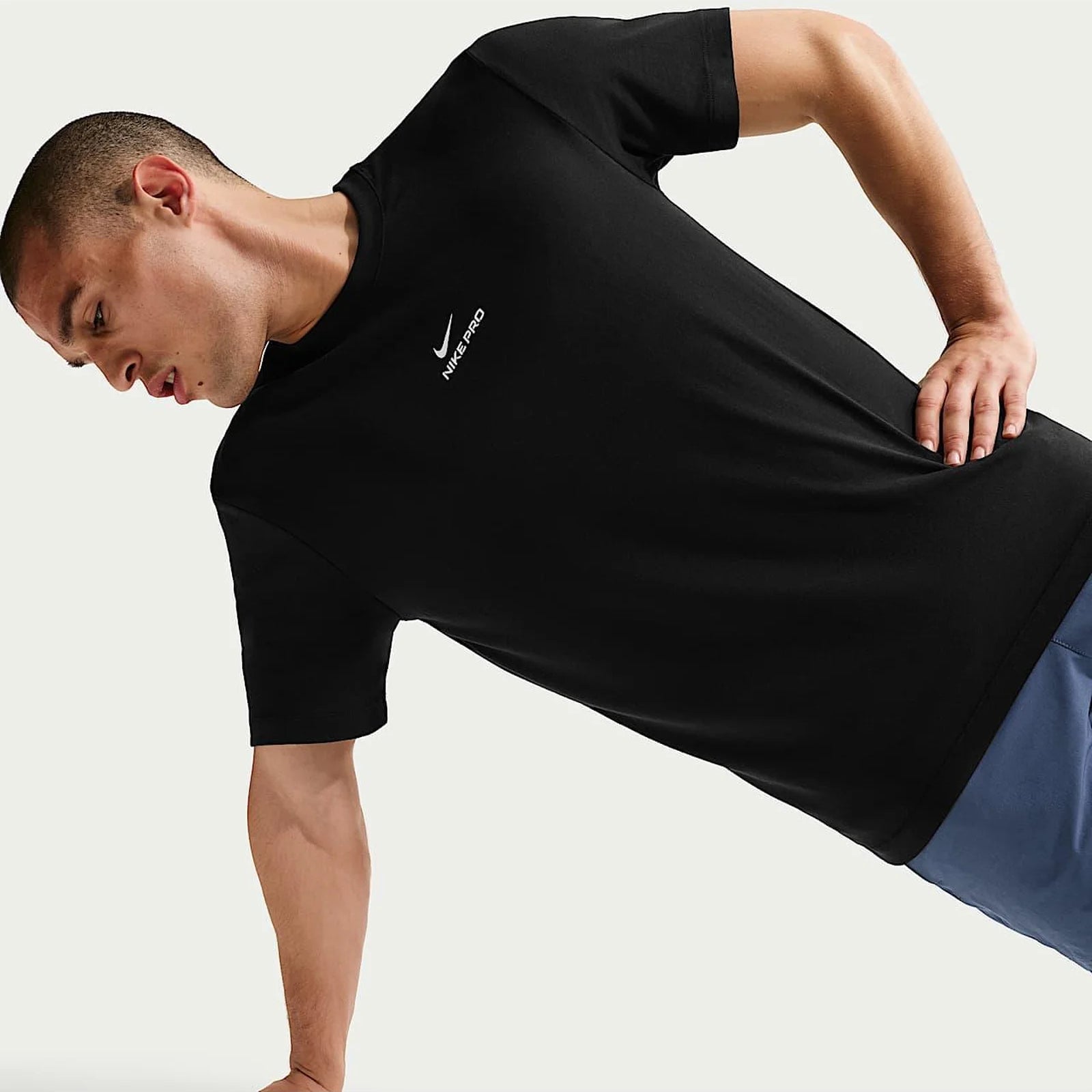 Мъжка тениска Nike Dri-FIT Studio Pro Tee IH1947-010 модел отпред