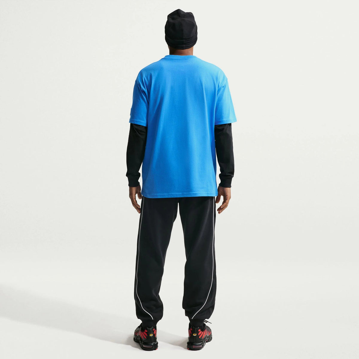 Мъжки джогър Nike Air Fleece Joggers - IO0577-010 модел отзад