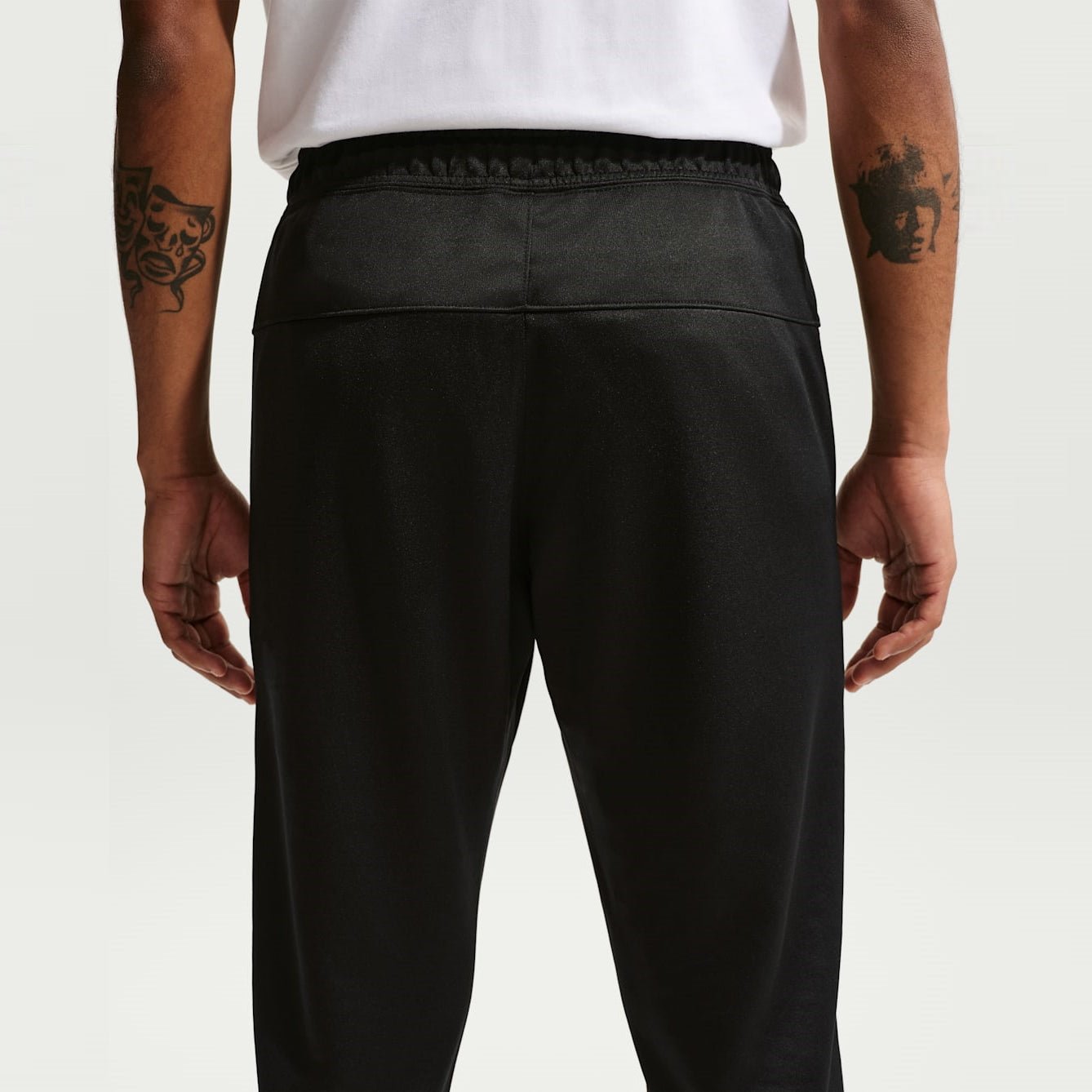 Мъжки джогър Nike Sportswear Air Max Joggers IO1056-010 отзад