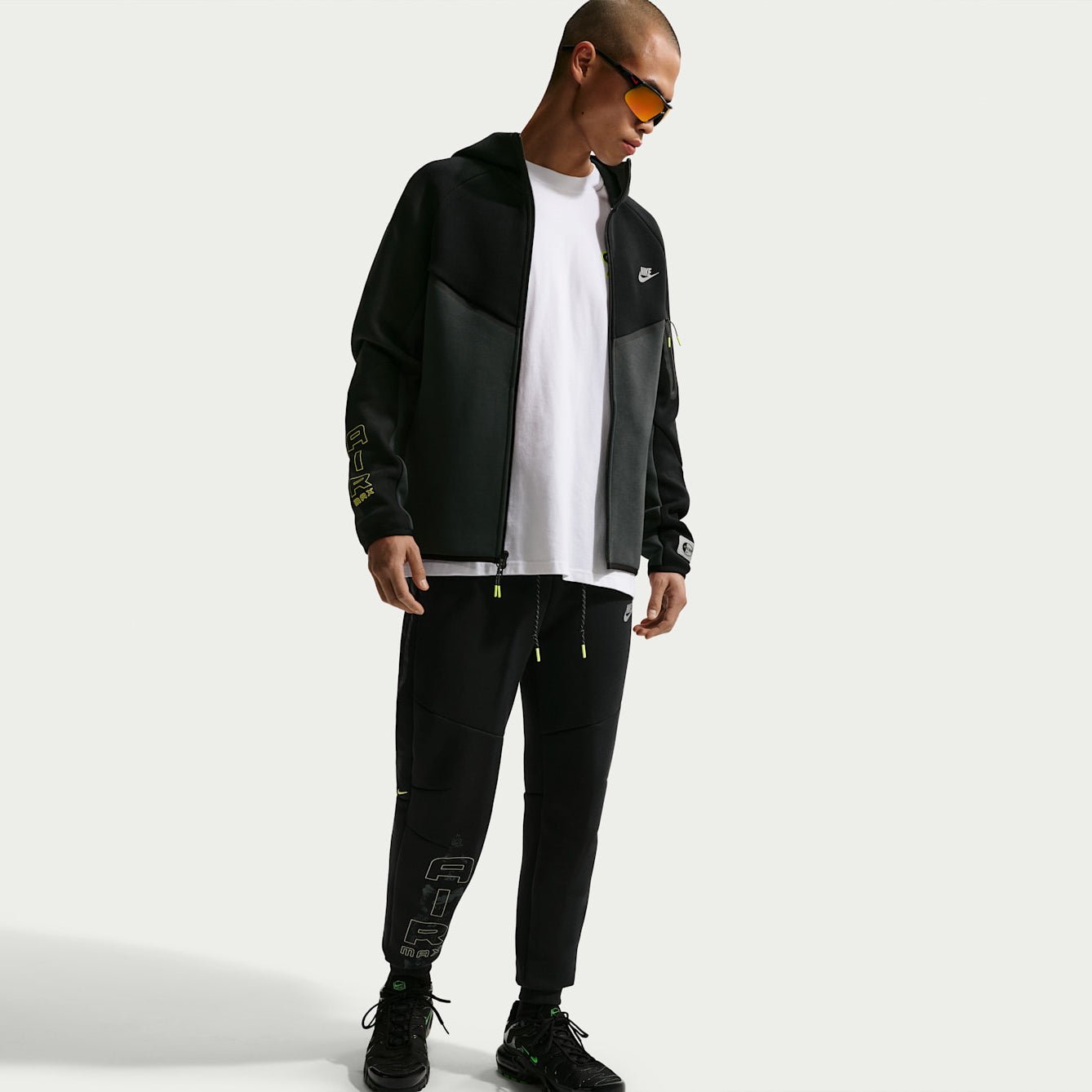 Мъжки джогър Nike Tech Air Max Fleece Jogger - IQ1012-010 модел
