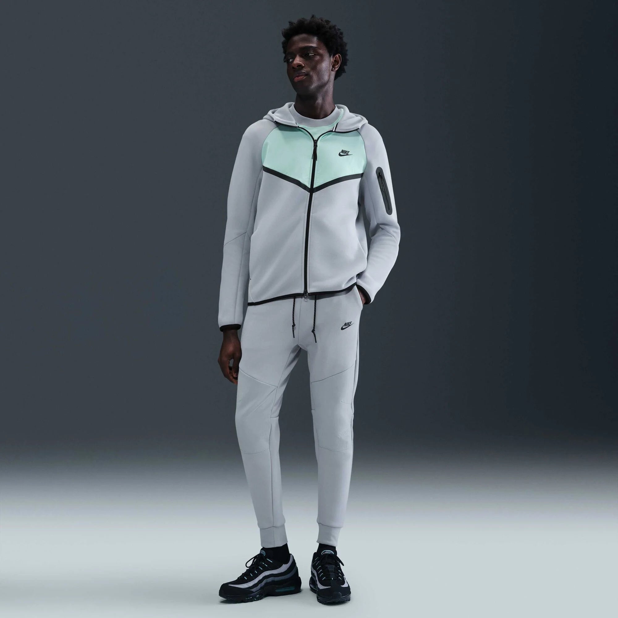 Мъжки джогър Nike Tech Fleece Joggers - Airhouse